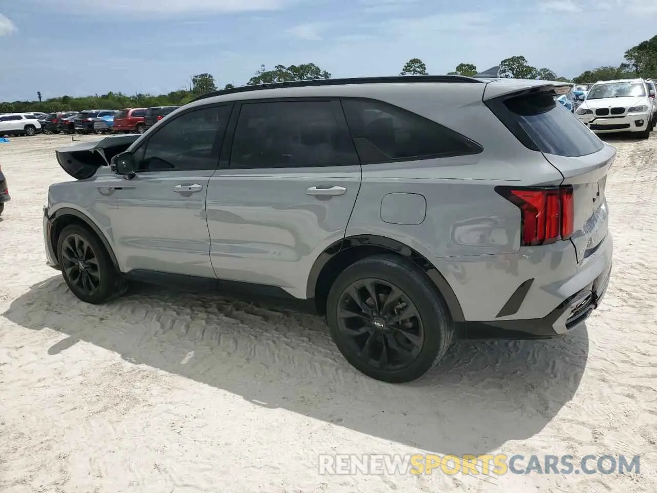 2 fotografías del automóvil dañado 5XYRK4LF2PG206496 KIA SORENTO 2023