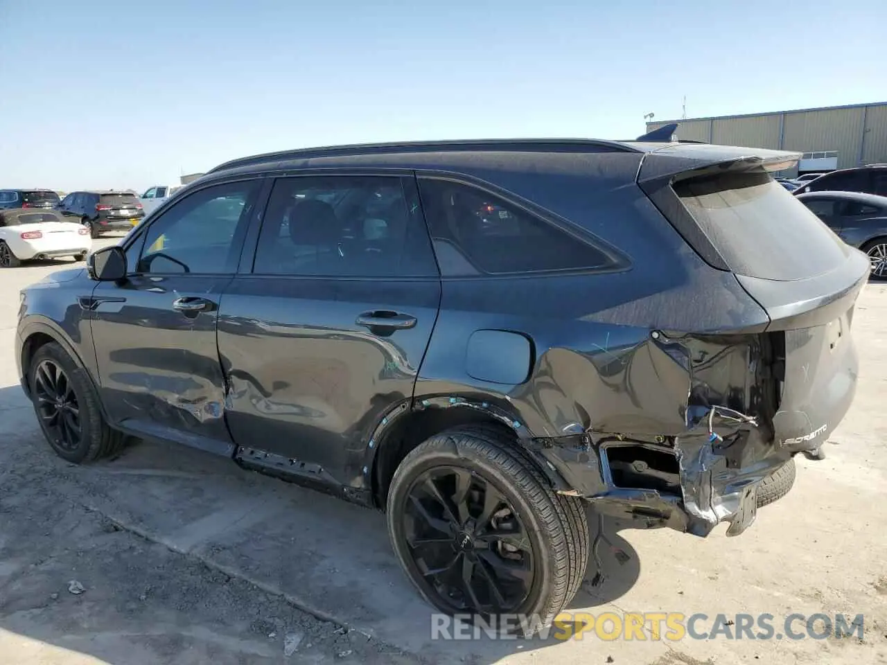 2 fotografías del automóvil dañado 5XYRK4LF9PG215910 KIA SORENTO 2023