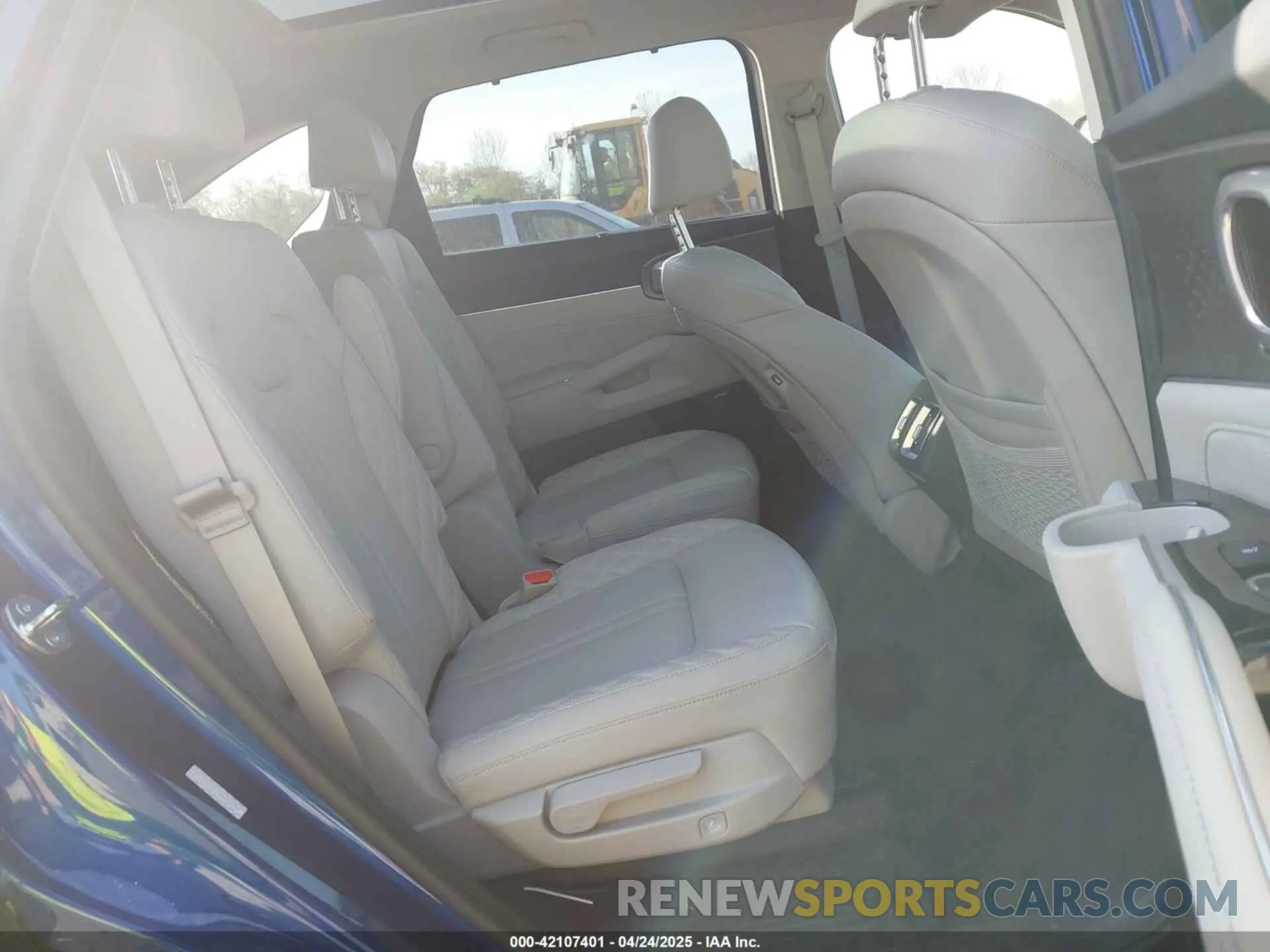 8 fotografías del automóvil dañado 5XYRKDLF4PG215989 KIA SORENTO 2023