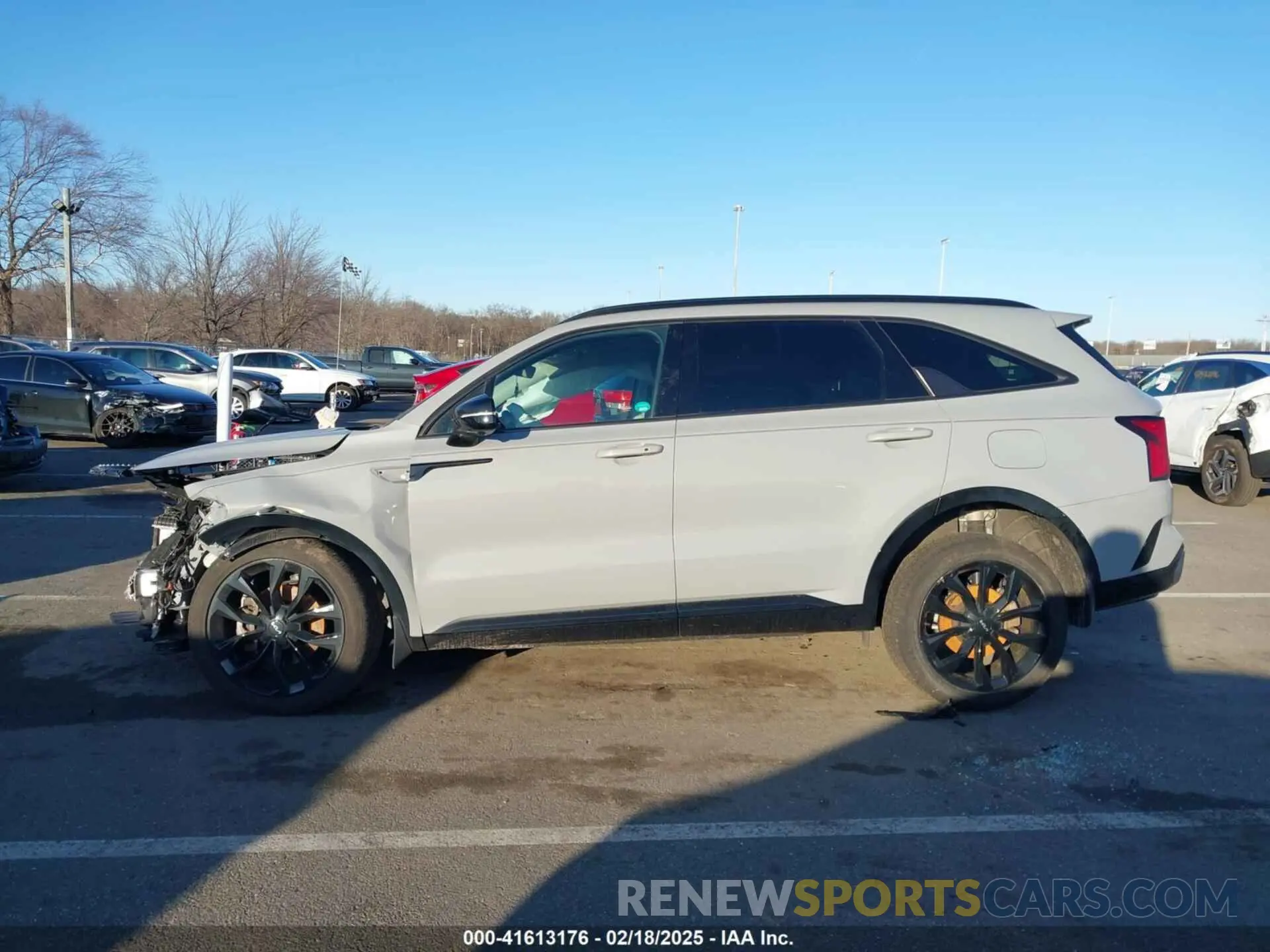 14 fotografías del automóvil dañado 5XYRKDLF5PG226127 KIA SORENTO 2023