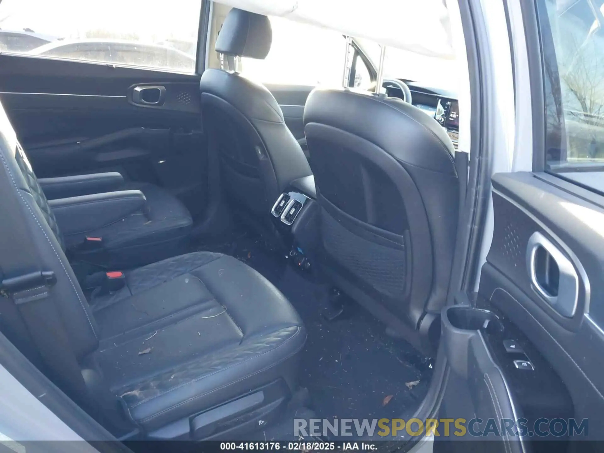 8 fotografías del automóvil dañado 5XYRKDLF5PG226127 KIA SORENTO 2023