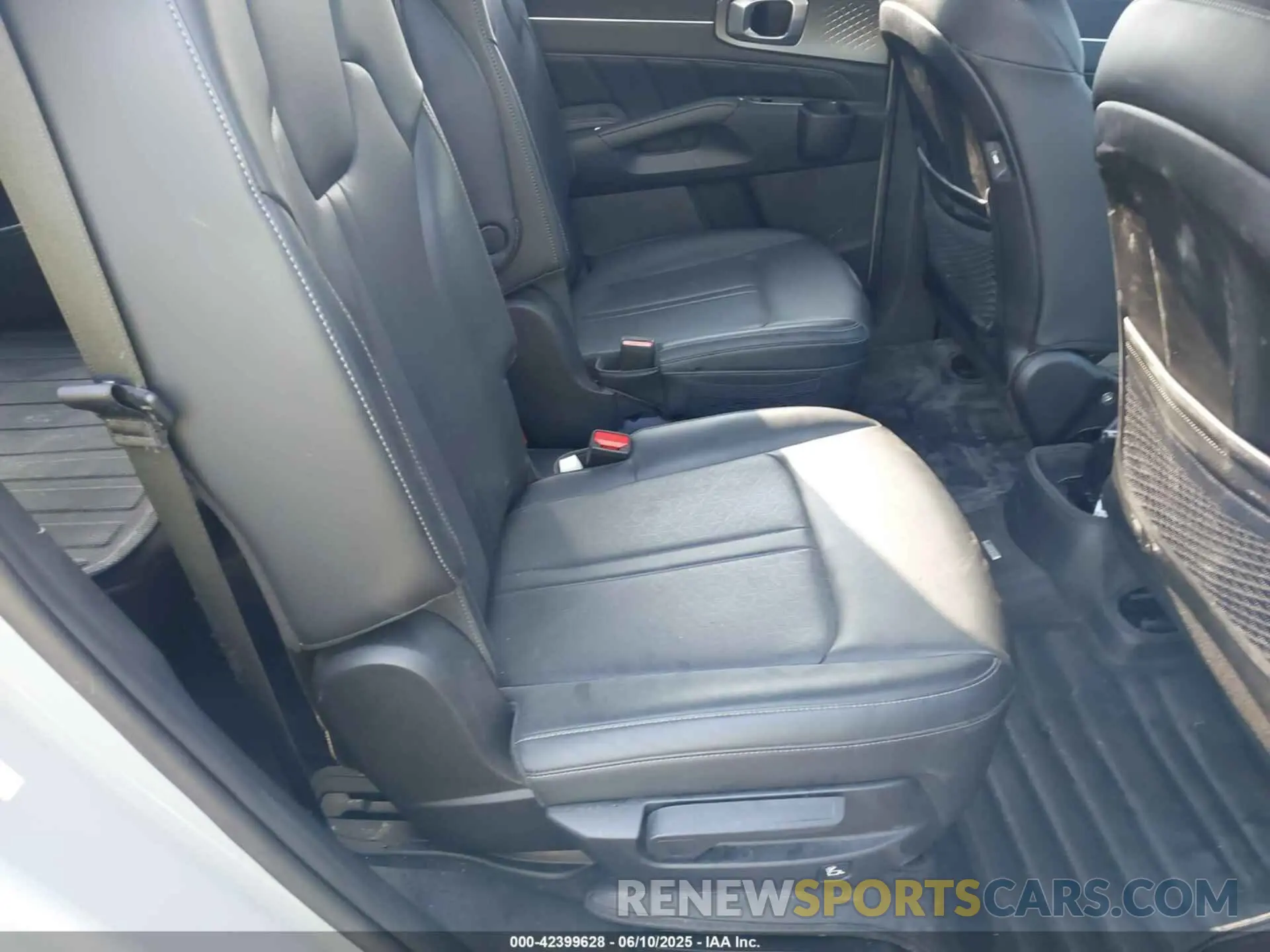 8 fotografías del automóvil dañado 5XYRKDLF7PG195334 KIA SORENTO 2023
