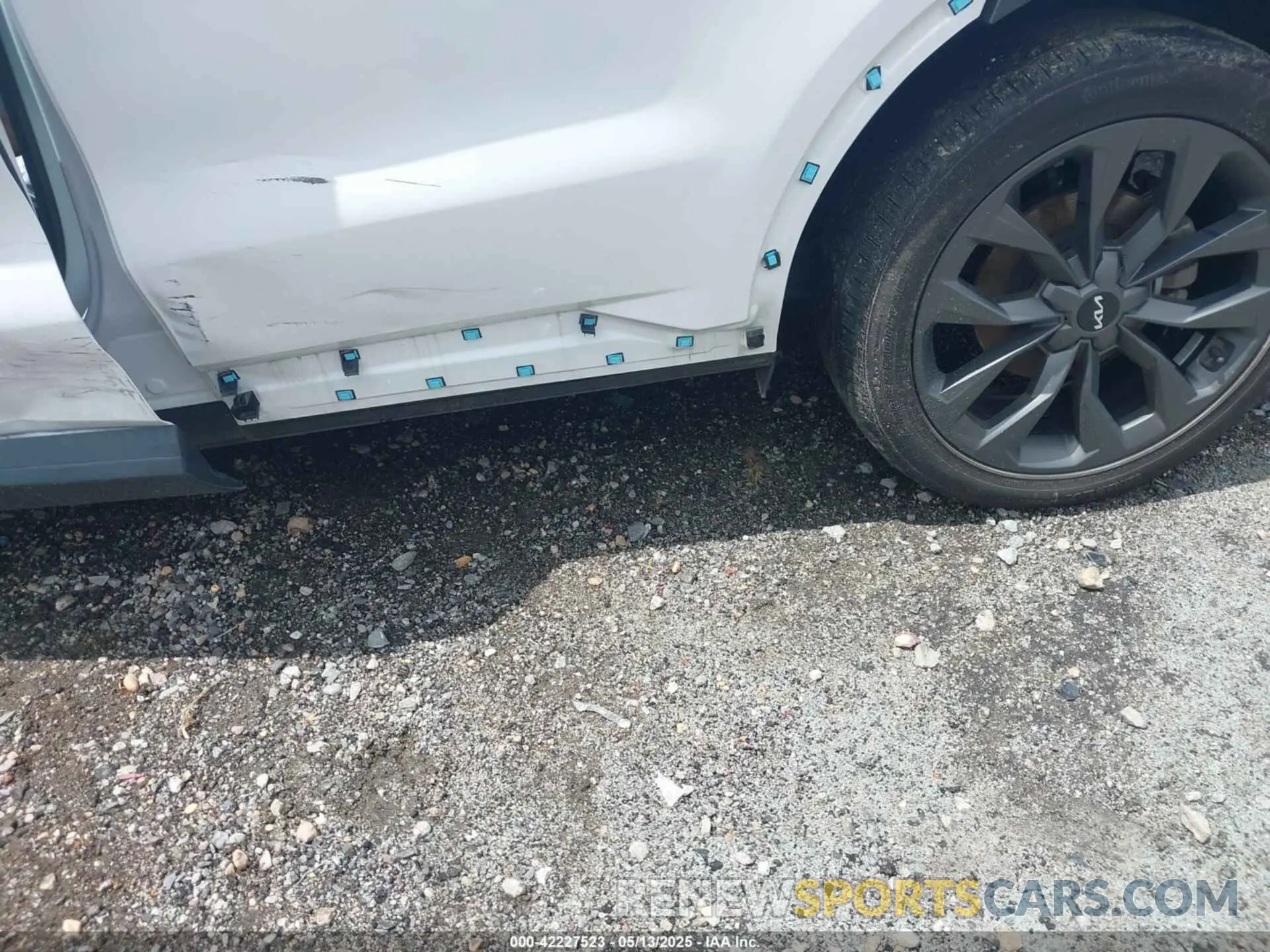 17 fotografías del automóvil dañado 5XYRKDLF7PG229269 KIA SORENTO 2023