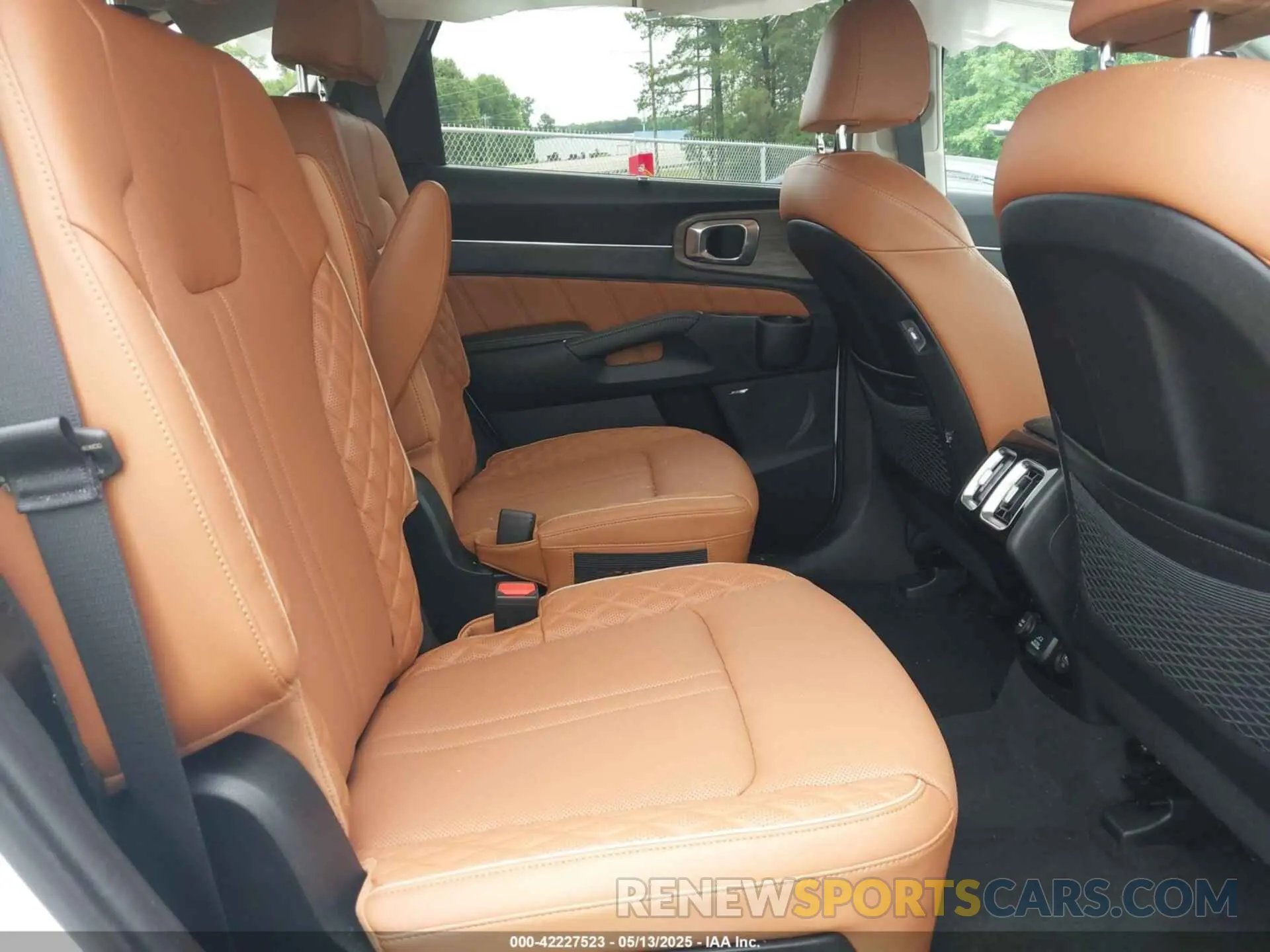 8 fotografías del automóvil dañado 5XYRKDLF7PG229269 KIA SORENTO 2023