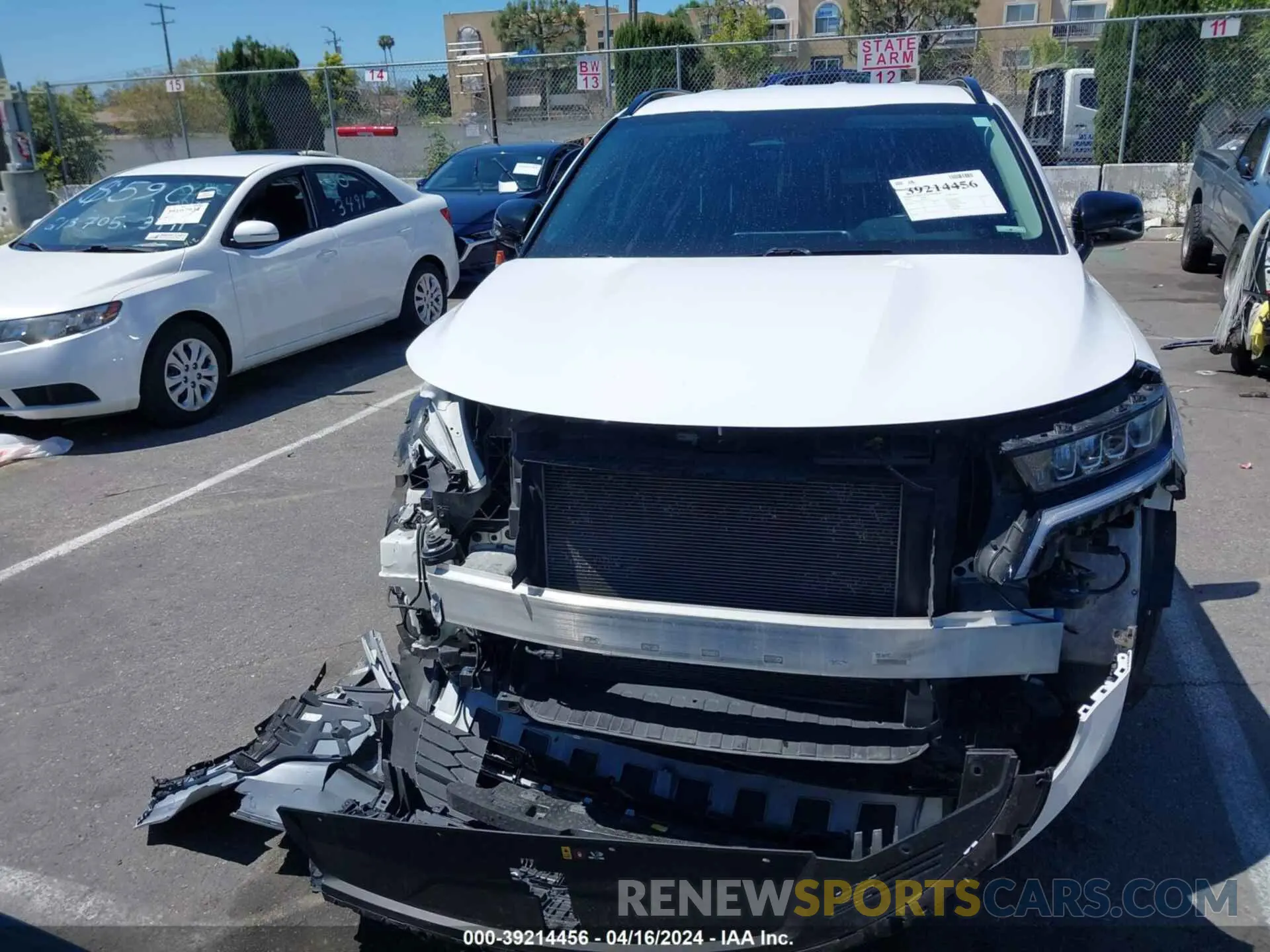 13 fotografías del automóvil dañado 5XYRL4LC0PG192505 KIA SORENTO 2023