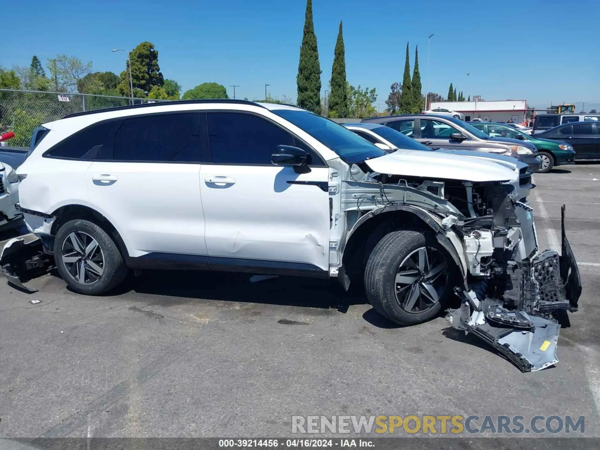 14 fotografías del automóvil dañado 5XYRL4LC0PG192505 KIA SORENTO 2023