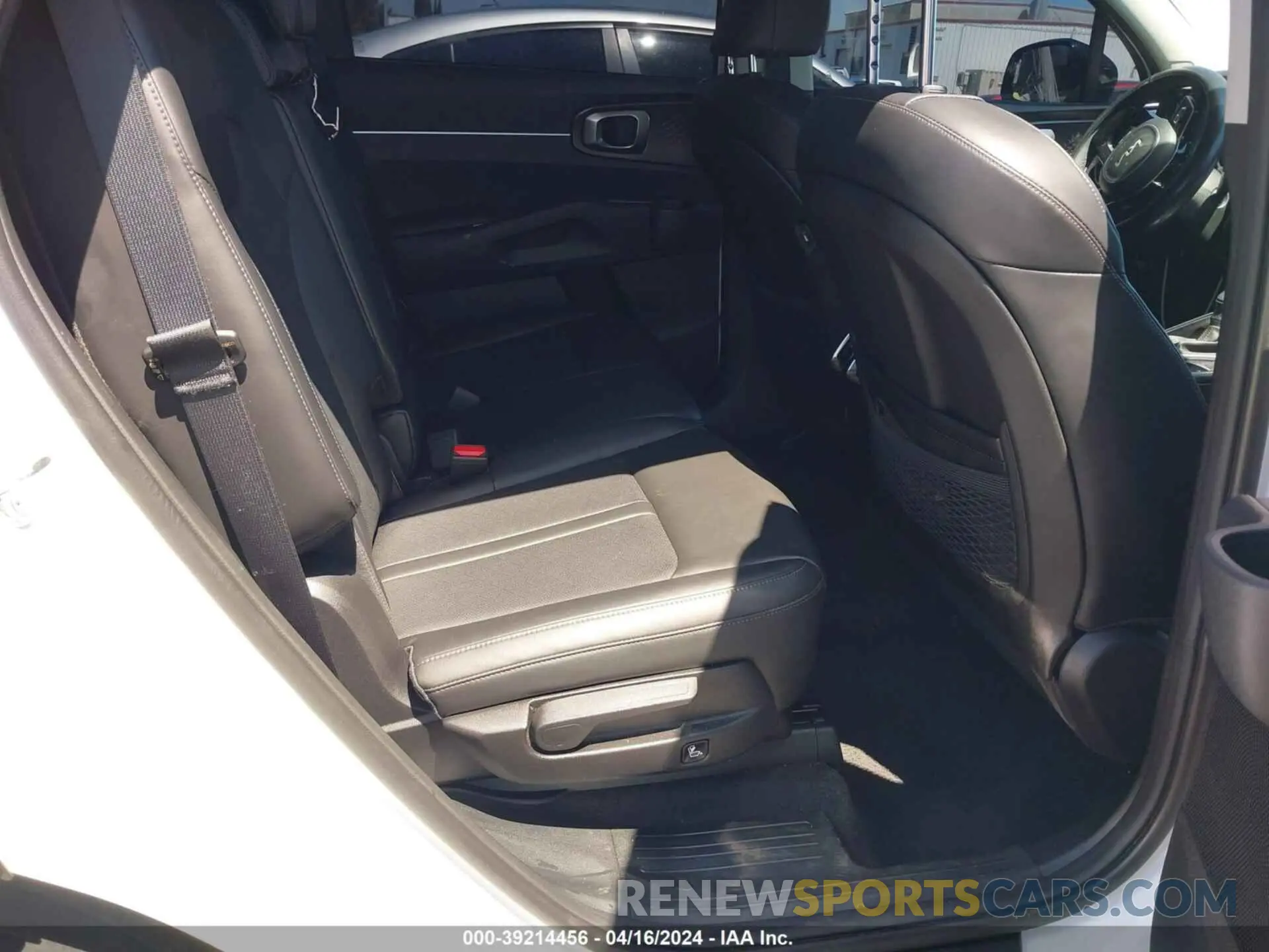 8 fotografías del automóvil dañado 5XYRL4LC0PG192505 KIA SORENTO 2023