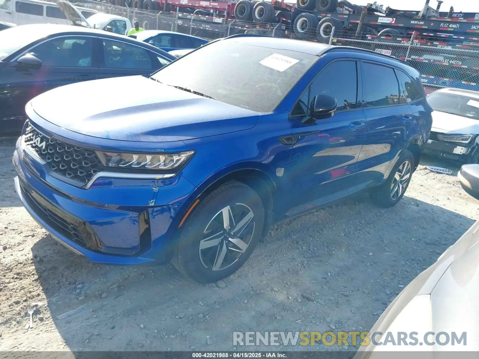 2 fotografías del automóvil dañado 5XYRL4LC3PG204758 KIA SORENTO 2023