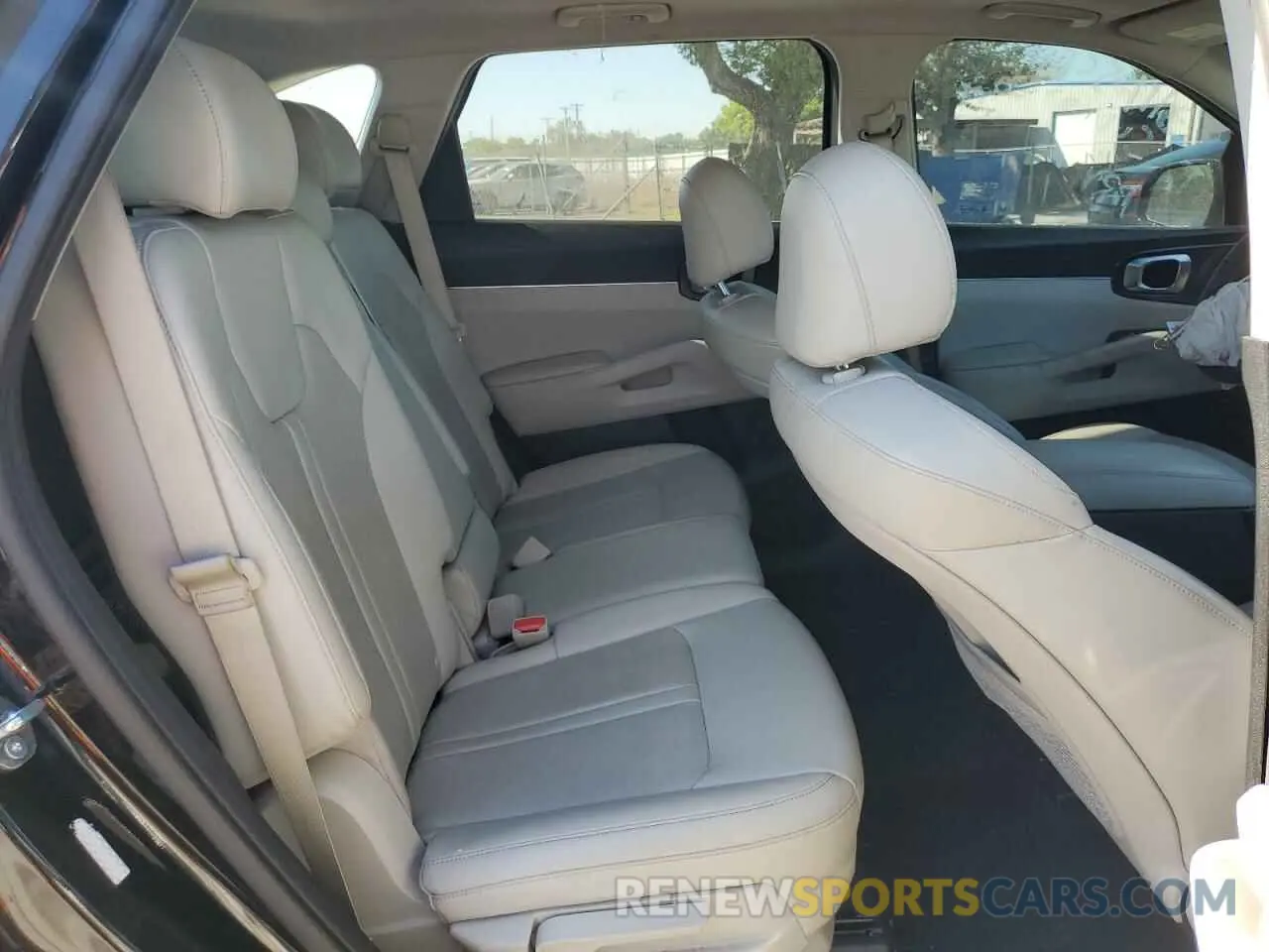 12 fotografías del automóvil dañado 5XYRL4LC4PG242564 KIA SORENTO 2023