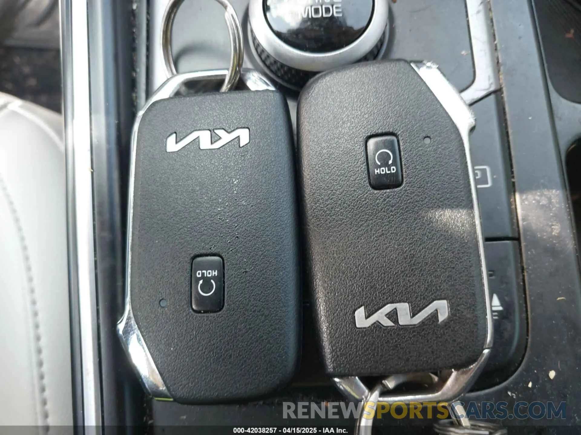 11 fotografías del automóvil dañado 5XYRL4LC5PG161914 KIA SORENTO 2023
