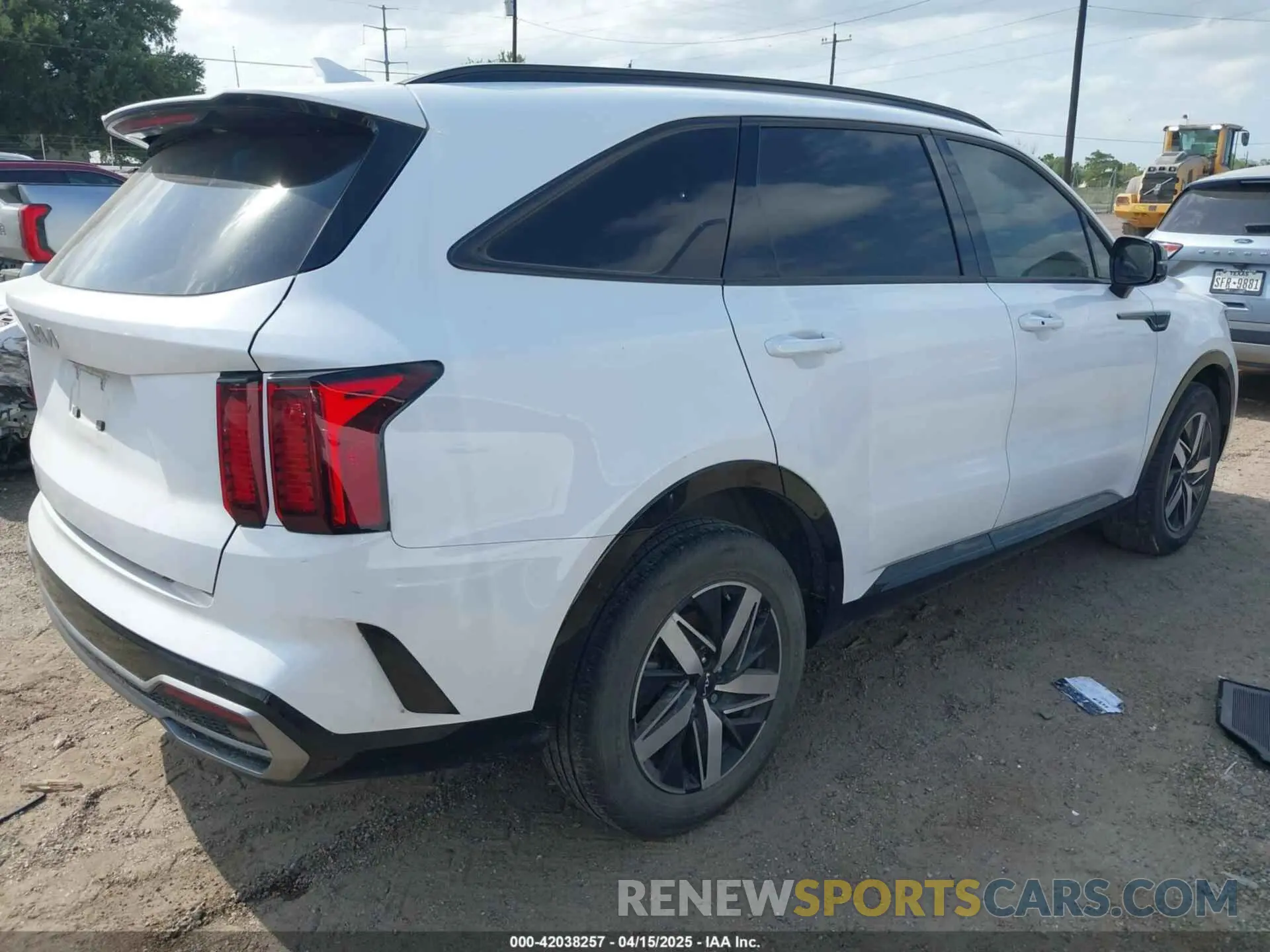 4 fotografías del automóvil dañado 5XYRL4LC5PG161914 KIA SORENTO 2023