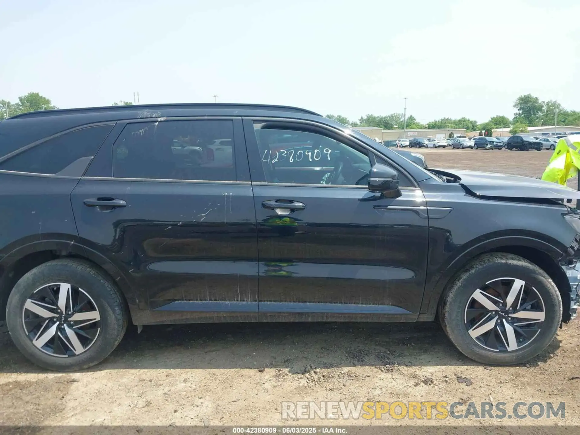 13 fotografías del automóvil dañado 5XYRL4LC5PG187994 KIA SORENTO 2023