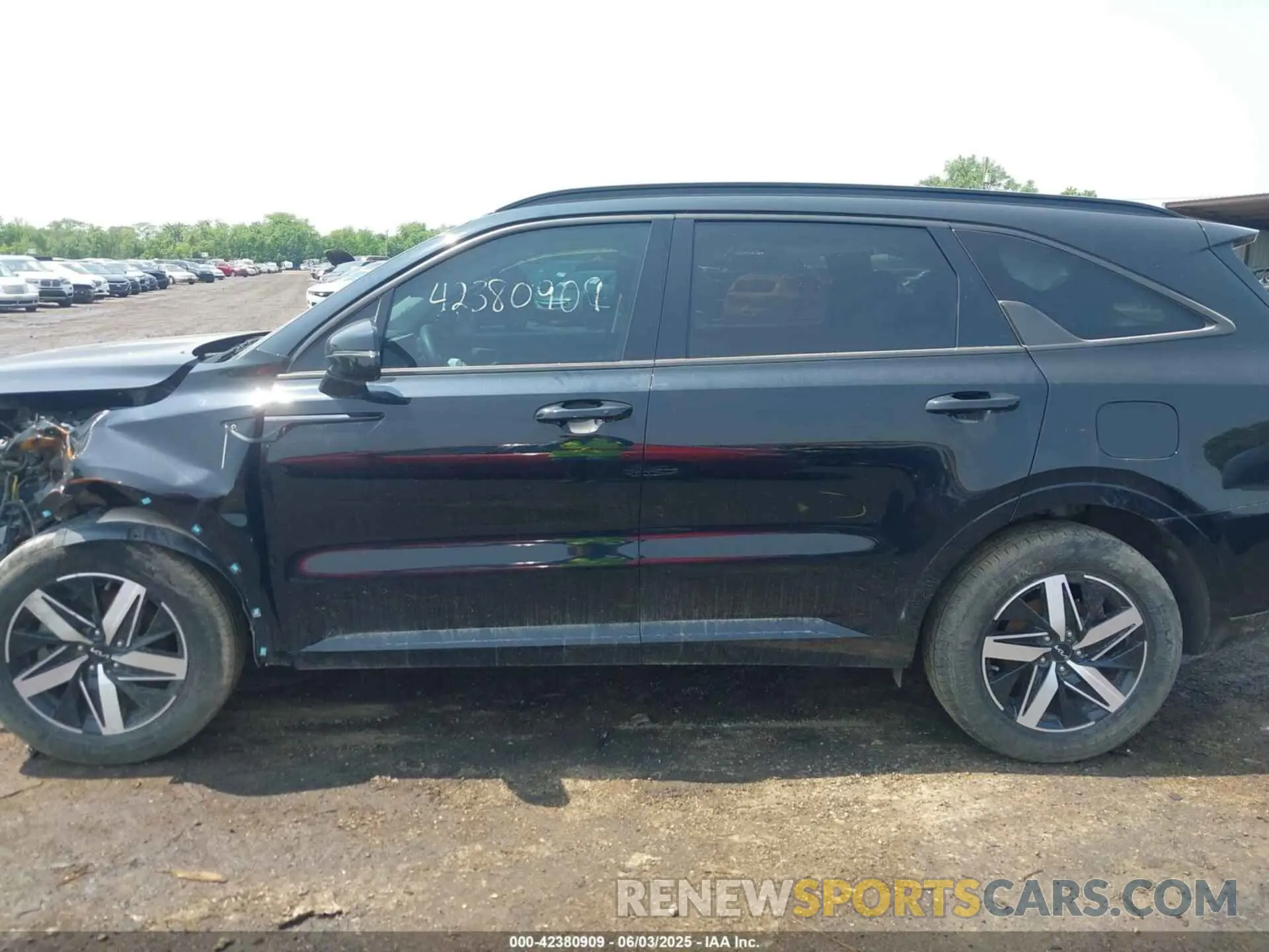 14 fotografías del automóvil dañado 5XYRL4LC5PG187994 KIA SORENTO 2023