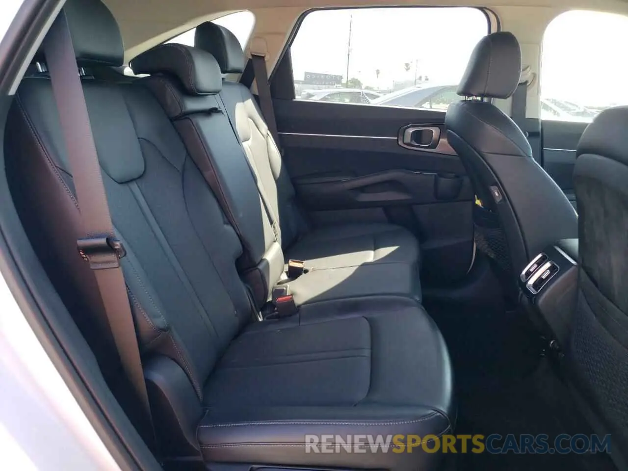 12 fotografías del automóvil dañado 5XYRL4LC6PG237947 KIA SORENTO 2023