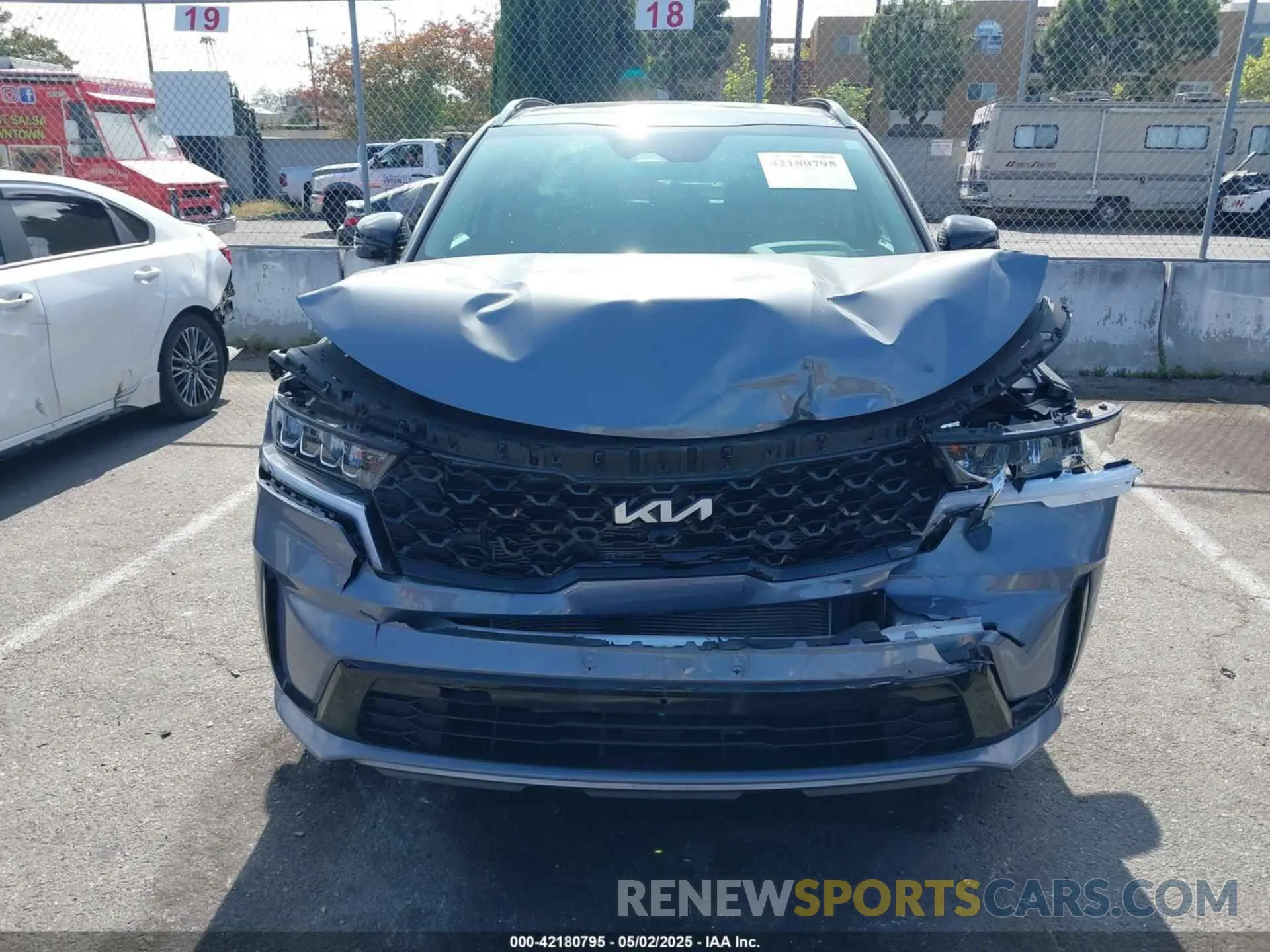 12 fotografías del automóvil dañado 5XYRL4LC6PG245613 KIA SORENTO 2023