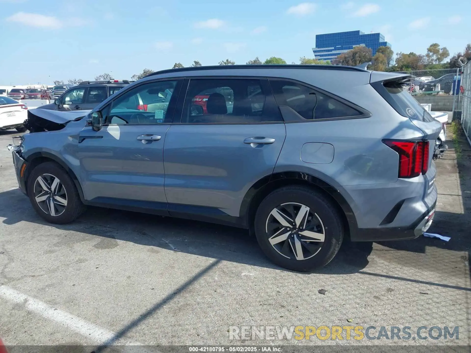 14 fotografías del automóvil dañado 5XYRL4LC6PG245613 KIA SORENTO 2023