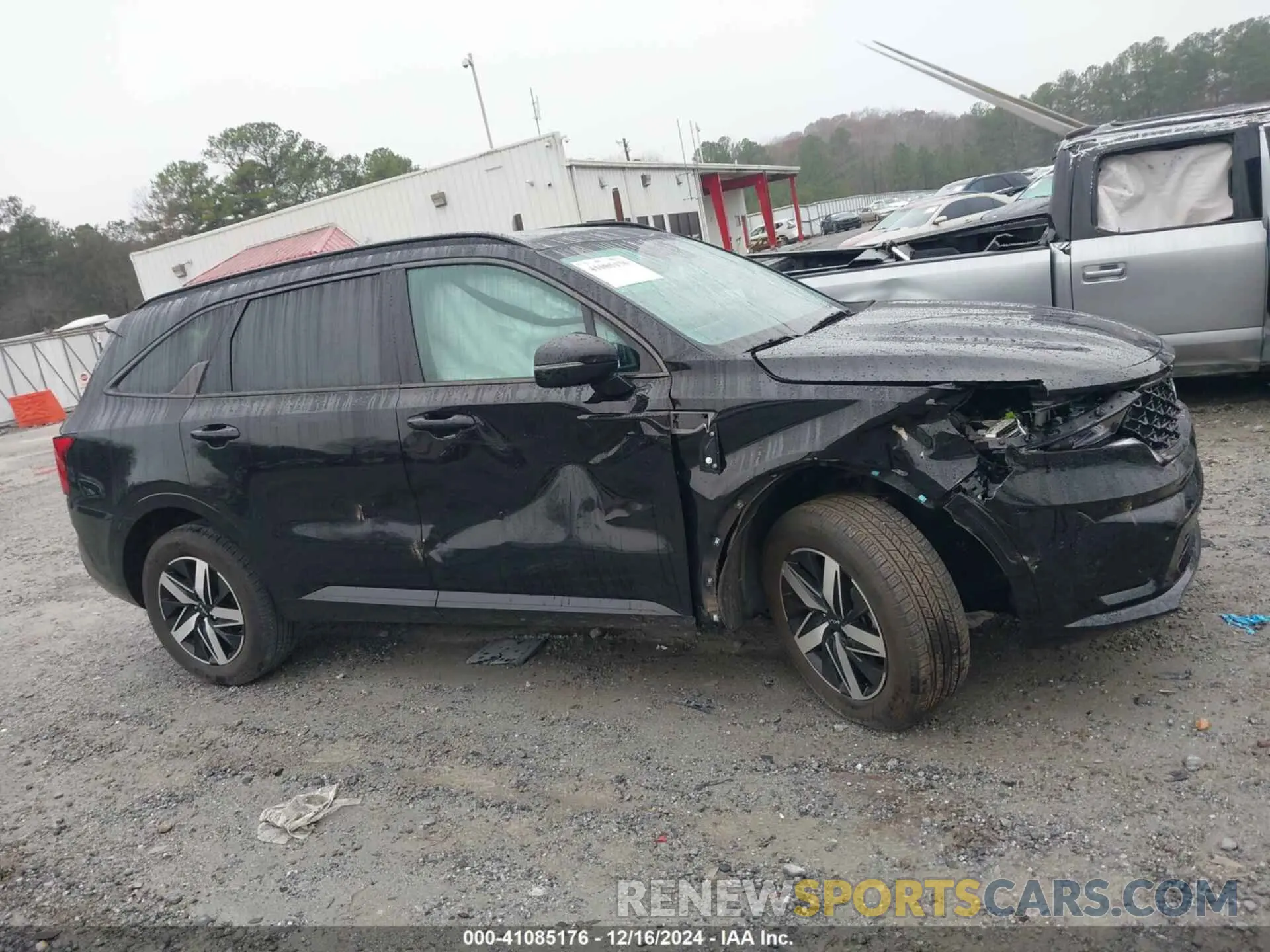 13 fotografías del automóvil dañado 5XYRL4LC7PG222843 KIA SORENTO 2023