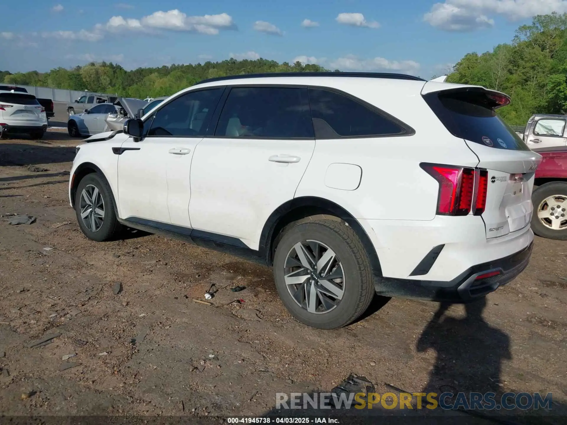3 fotografías del automóvil dañado 5XYRL4LC8PG181204 KIA SORENTO 2023