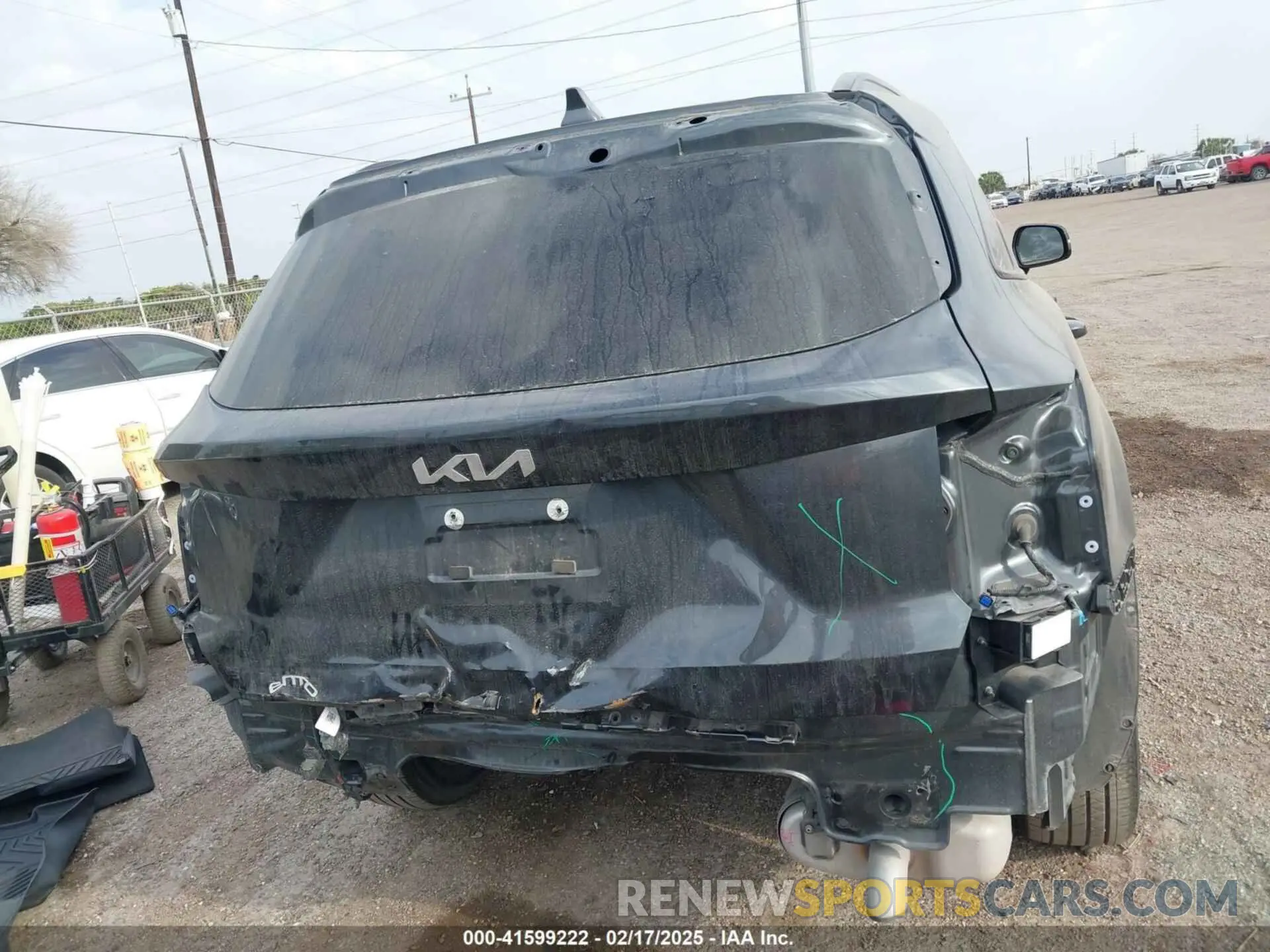 17 fotografías del automóvil dañado 5XYRL4LC8PG246777 KIA SORENTO 2023