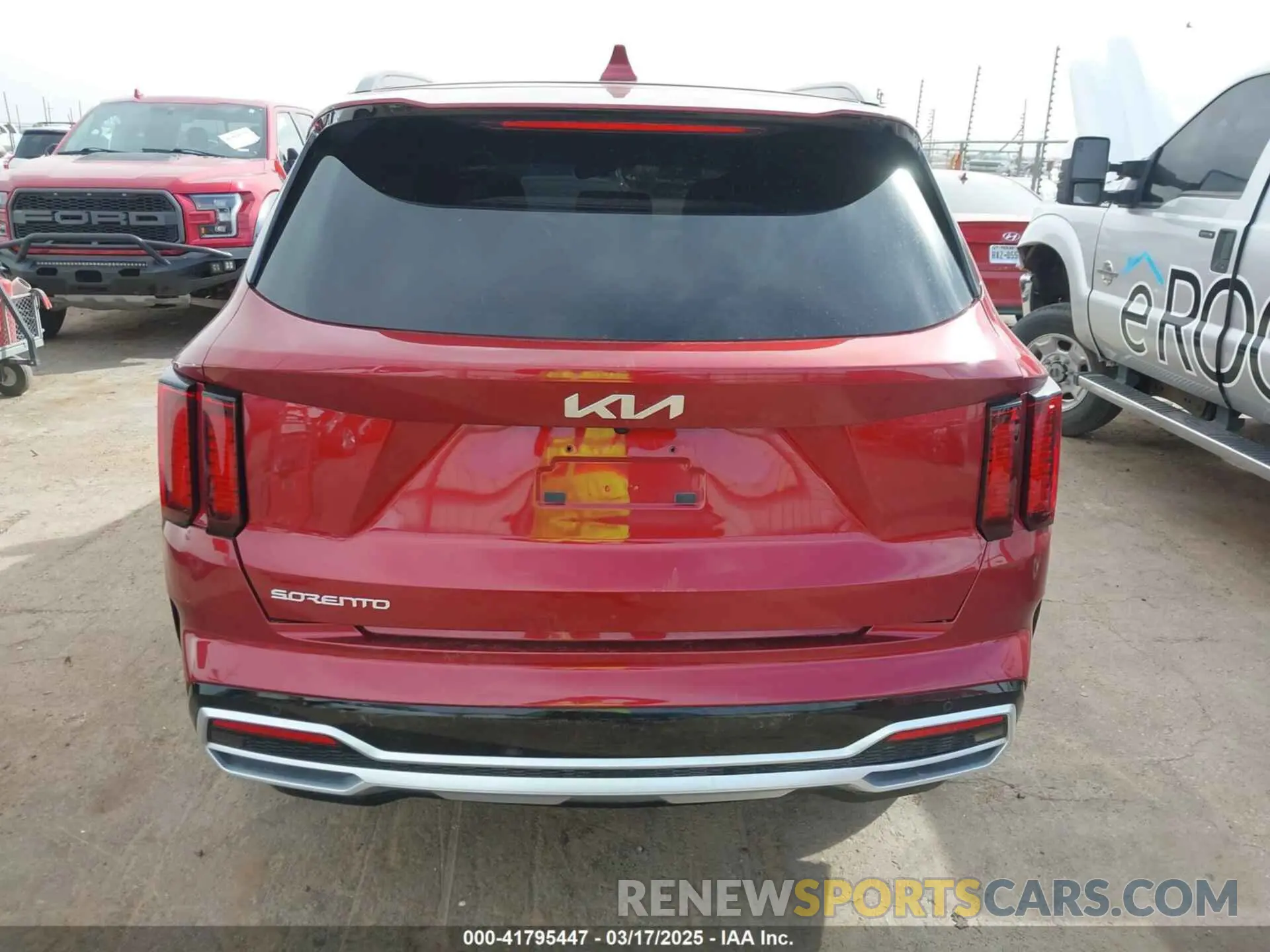 17 fotografías del automóvil dañado 5XYRL4LCXPG188008 KIA SORENTO 2023