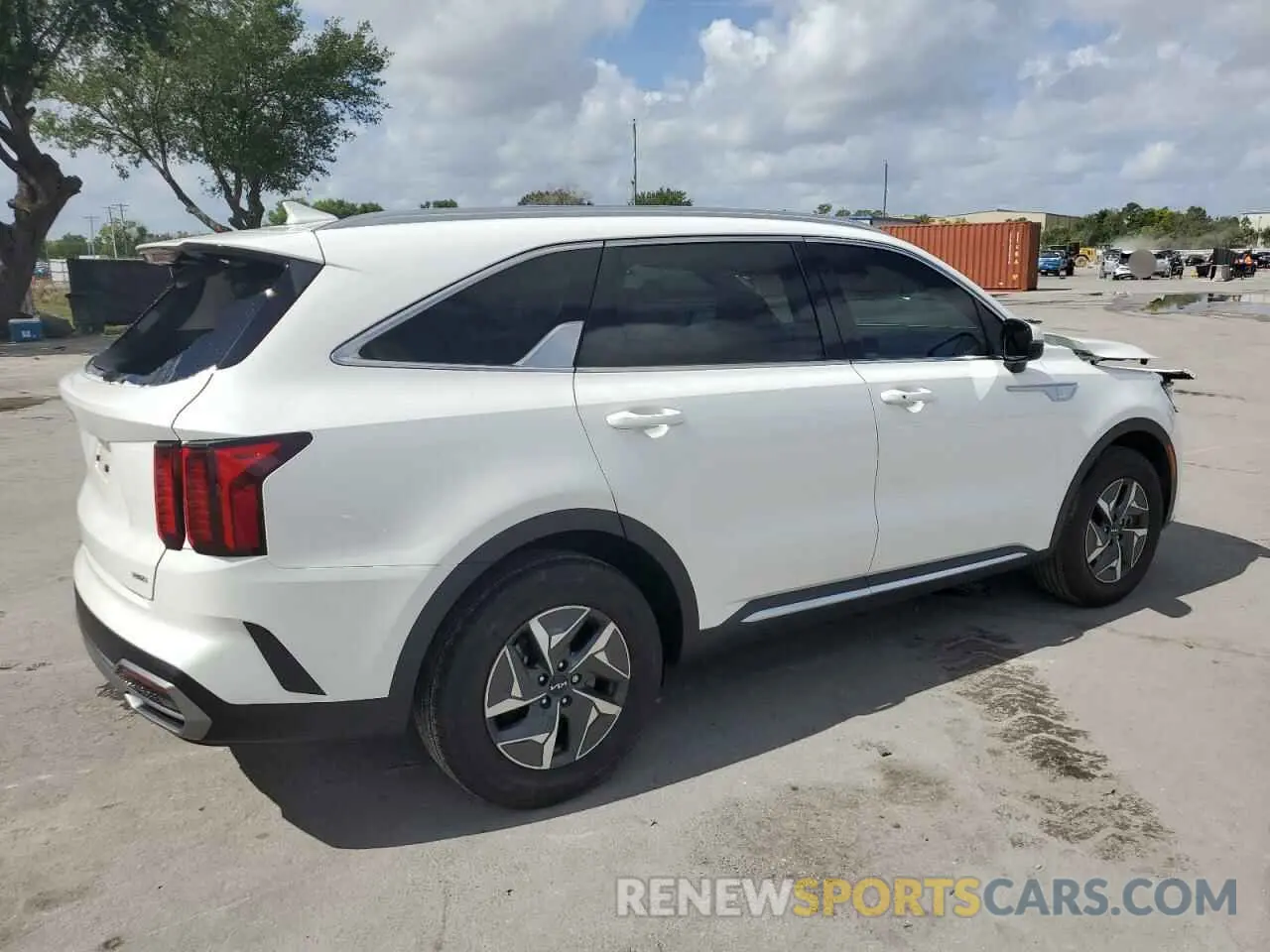 3 fotografías del automóvil dañado KNDRH4LG0P5208554 KIA SORENTO 2023