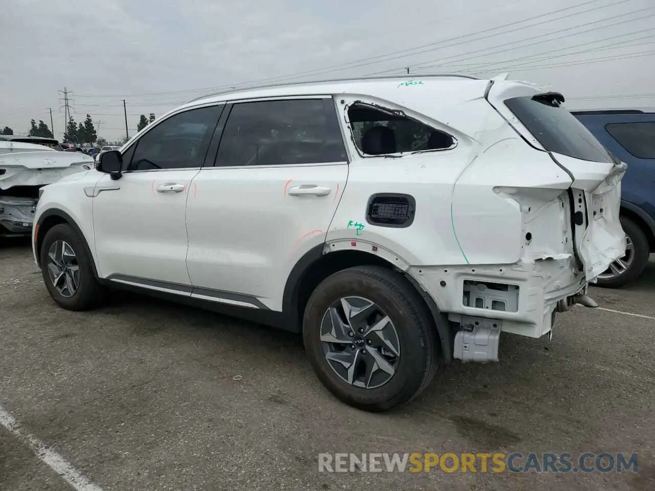 2 fotografías del automóvil dañado KNDRH4LG8P5225991 KIA SORENTO 2023