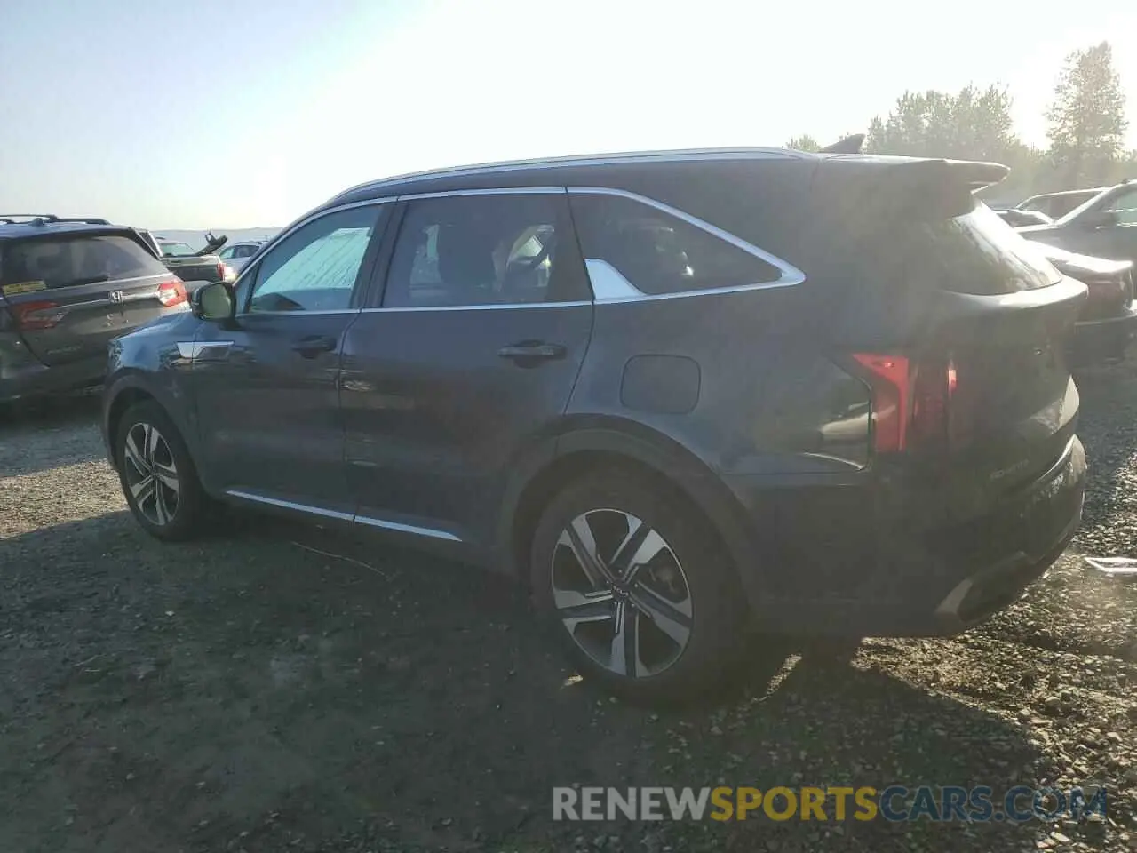2 fotografías del automóvil dañado KNDRHDLGXP5187888 KIA SORENTO 2023