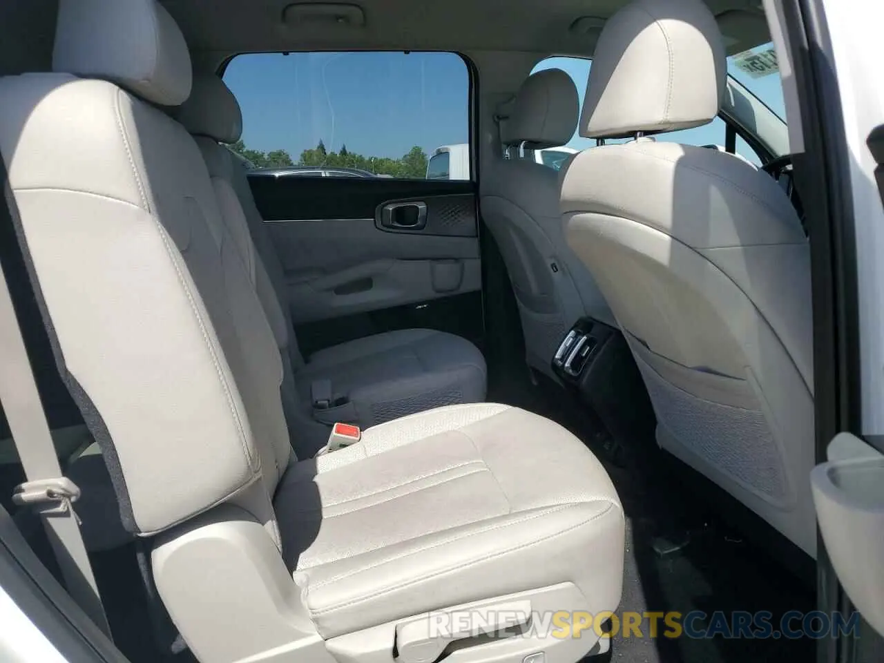 11 fotografías del automóvil dañado KNDRKDLGXP5171837 KIA SORENTO 2023
