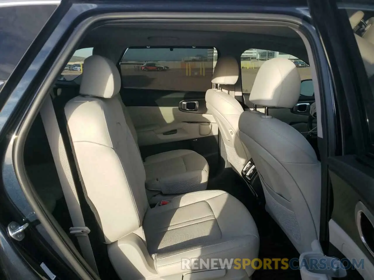 10 fotografías del automóvil dañado KNDRMDLH1P5205778 KIA SORENTO 2023
