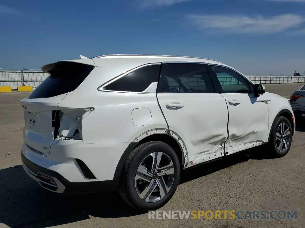3 fotografías del automóvil dañado KNDRMDLH7P5186833 KIA SORENTO 2023