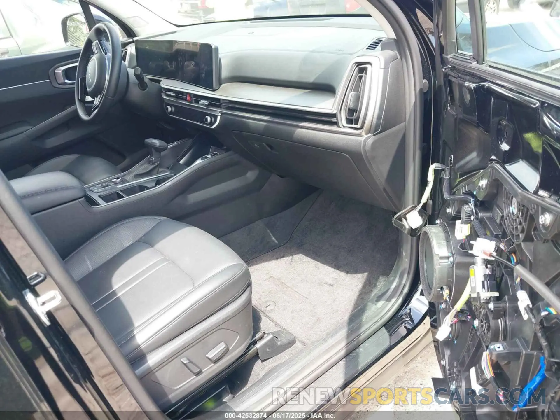 5 fotografías del automóvil dañado 5XYRHDJF5RG256989 KIA SORENTO 2024