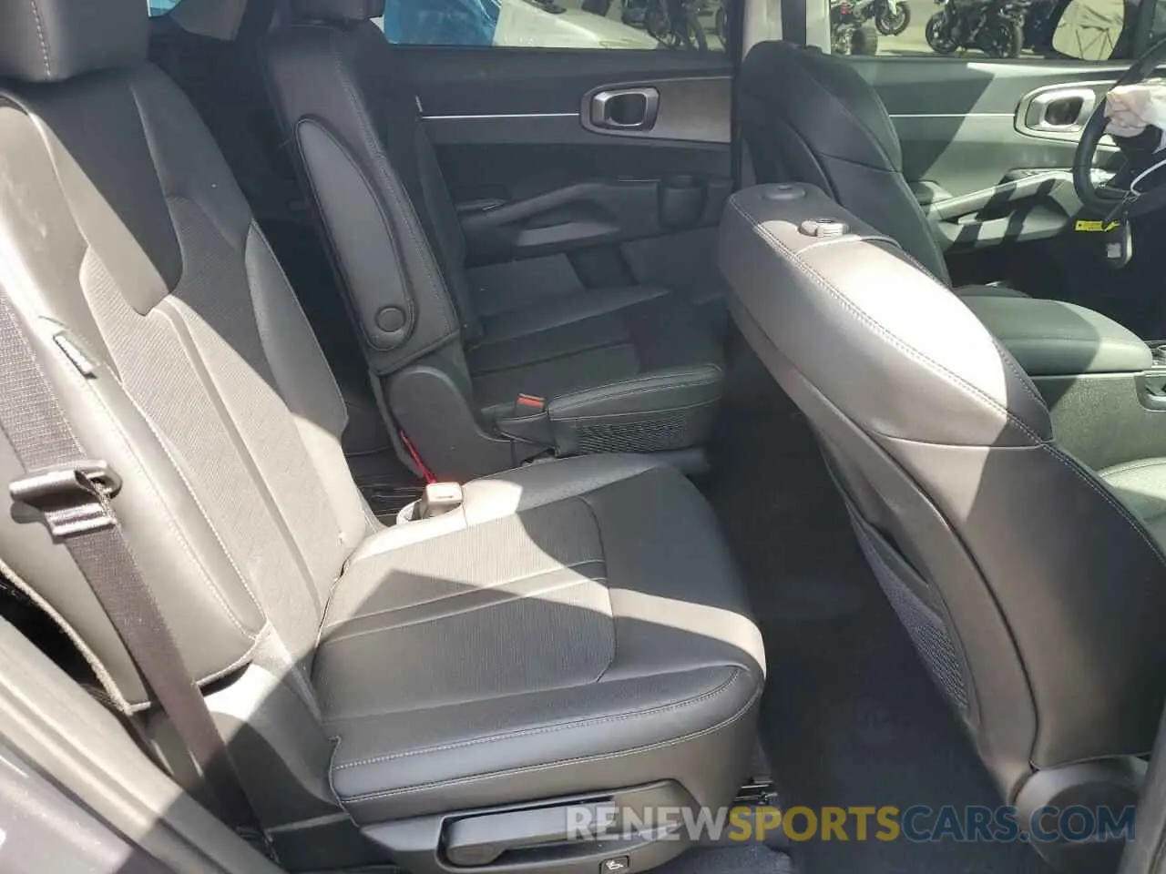 11 fotografías del automóvil dañado 5XYRHDJF9RG260902 KIA SORENTO 2024