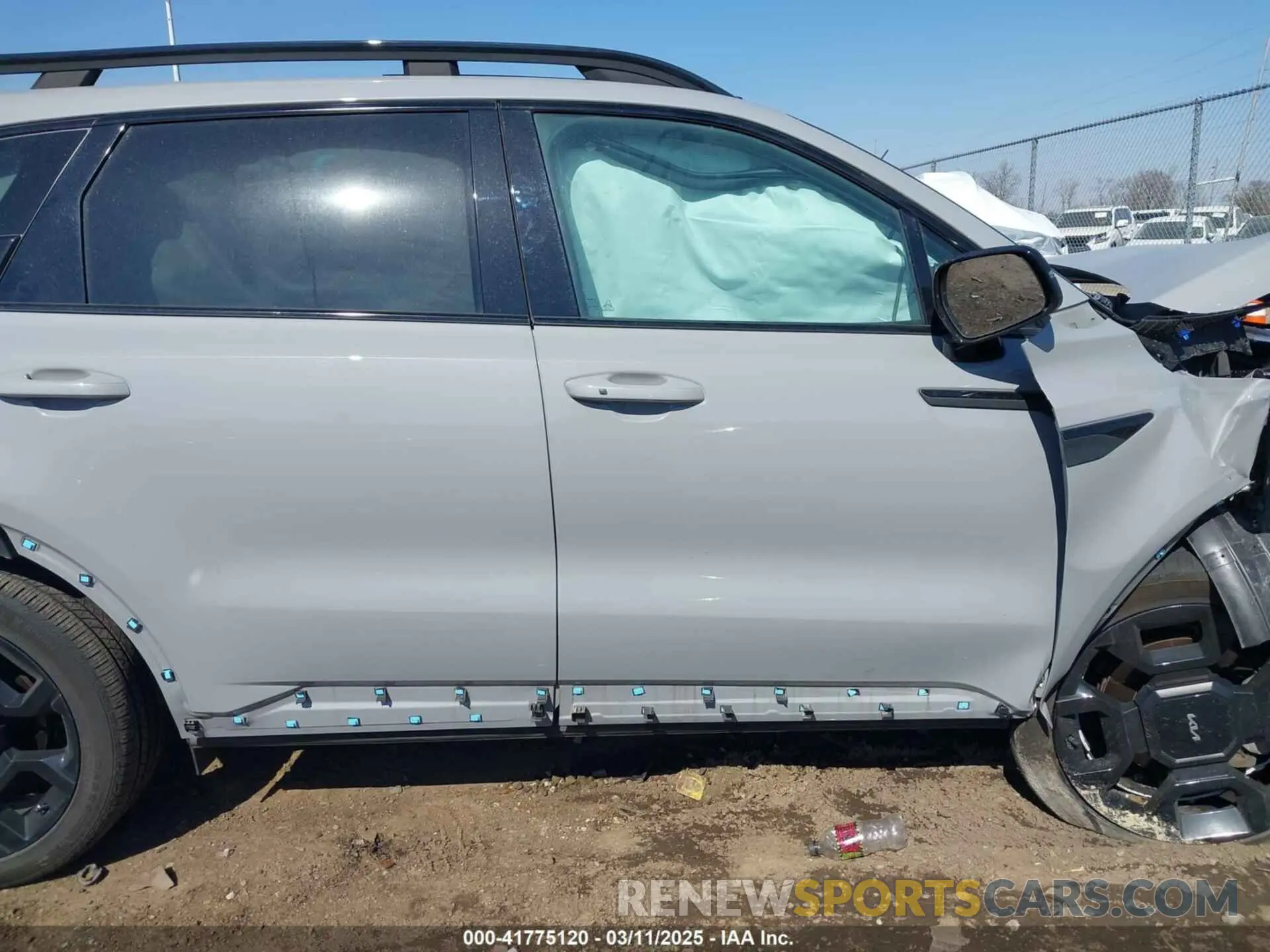 14 fotografías del automóvil dañado 5XYRHDJF9RG261693 KIA SORENTO 2024