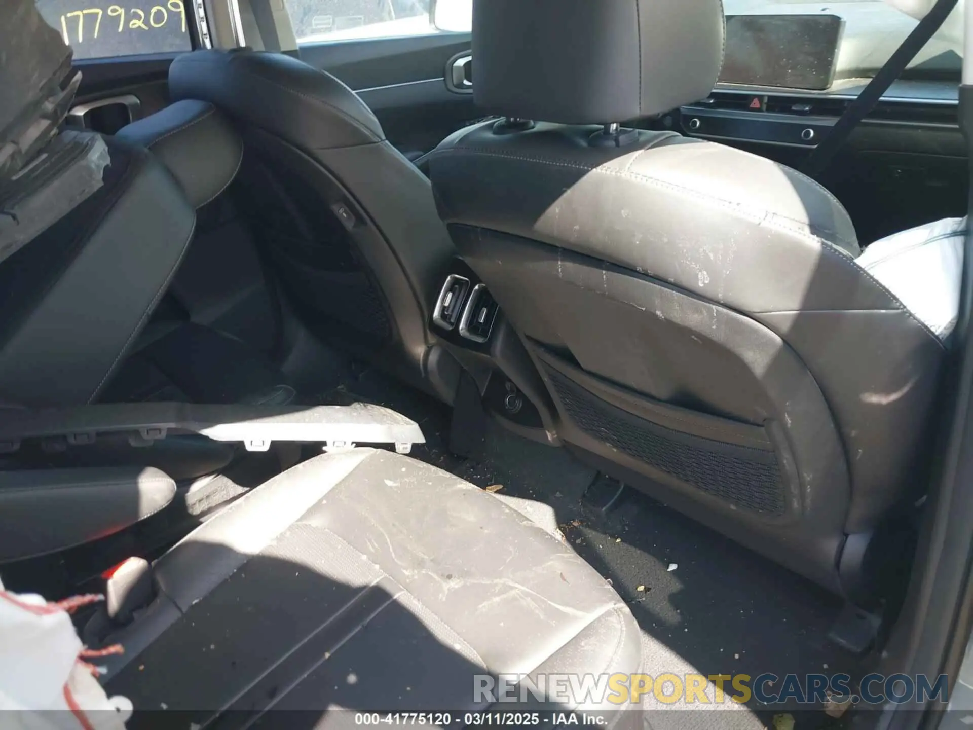8 fotografías del automóvil dañado 5XYRHDJF9RG261693 KIA SORENTO 2024