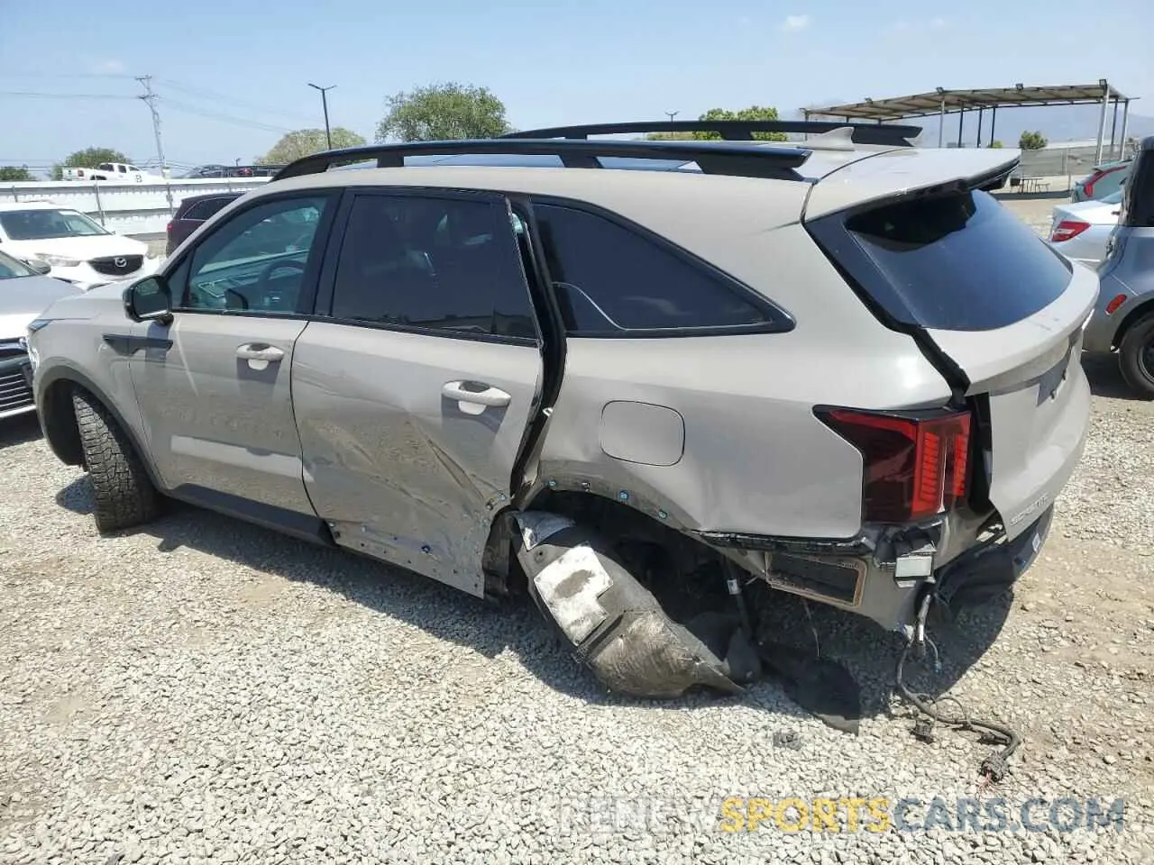 2 fotografías del automóvil dañado 5XYRKDJF8RG252856 KIA SORENTO 2024