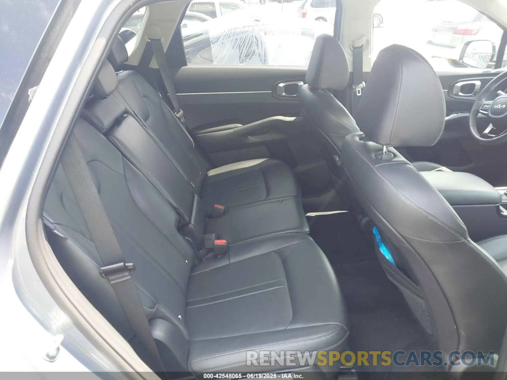 8 fotografías del automóvil dañado 5XYRL4JC6RG283378 KIA SORENTO 2024
