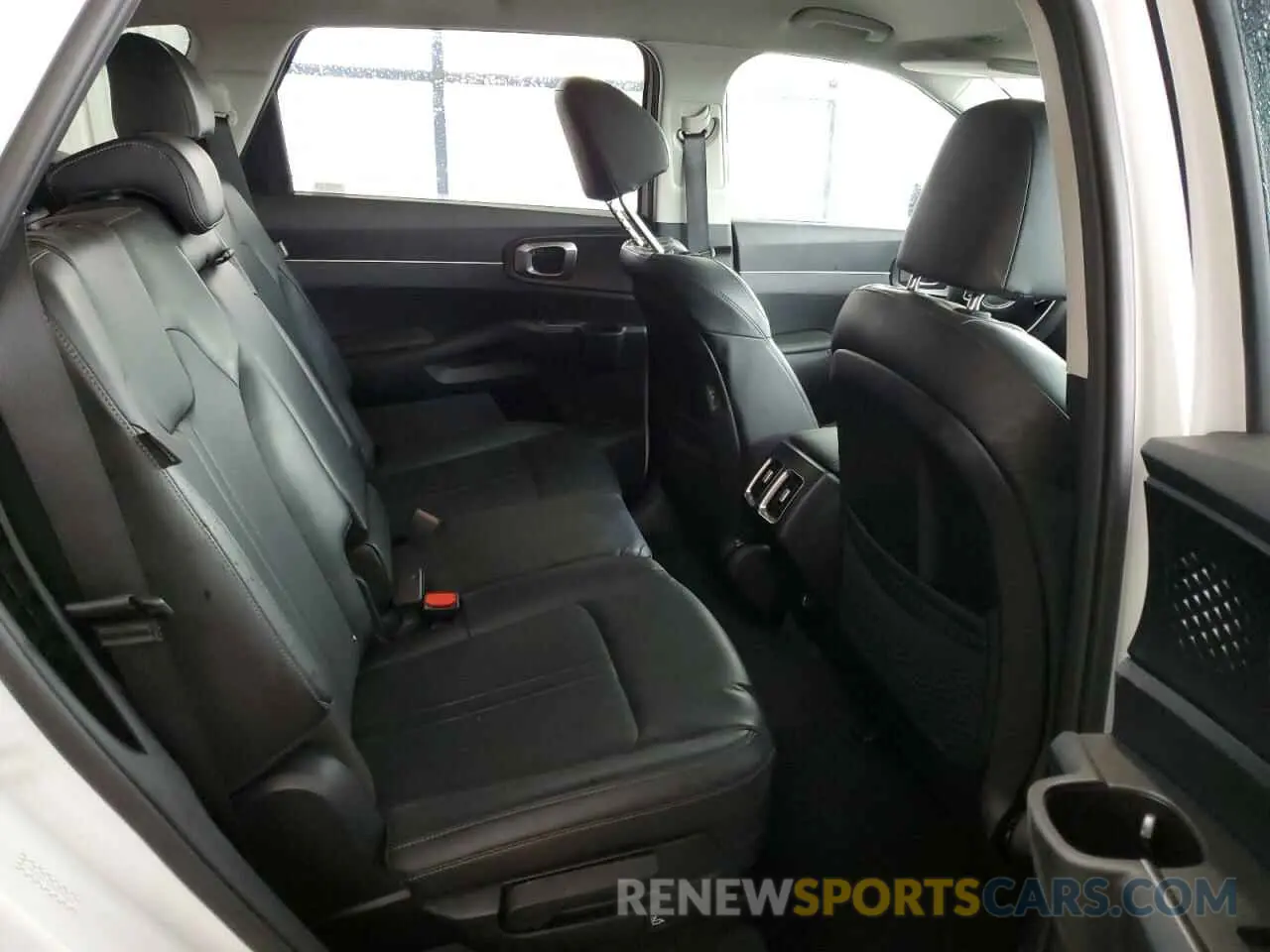 11 fotografías del automóvil dañado 5XYRLDJCXRG278393 KIA SORENTO 2024