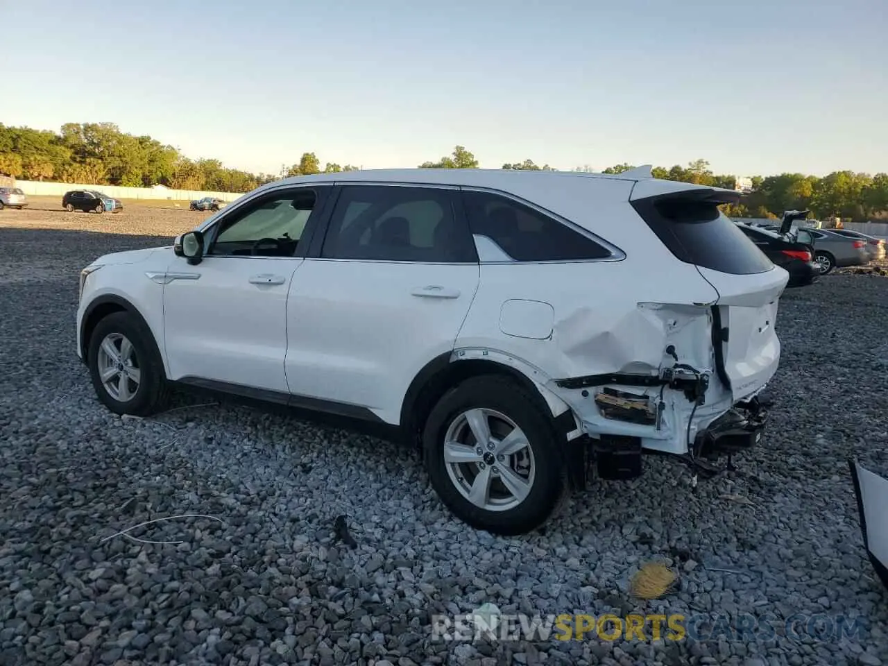 2 fotografías del automóvil dañado 5XYRG4JC5SG316722 KIA SORENTO 2025
