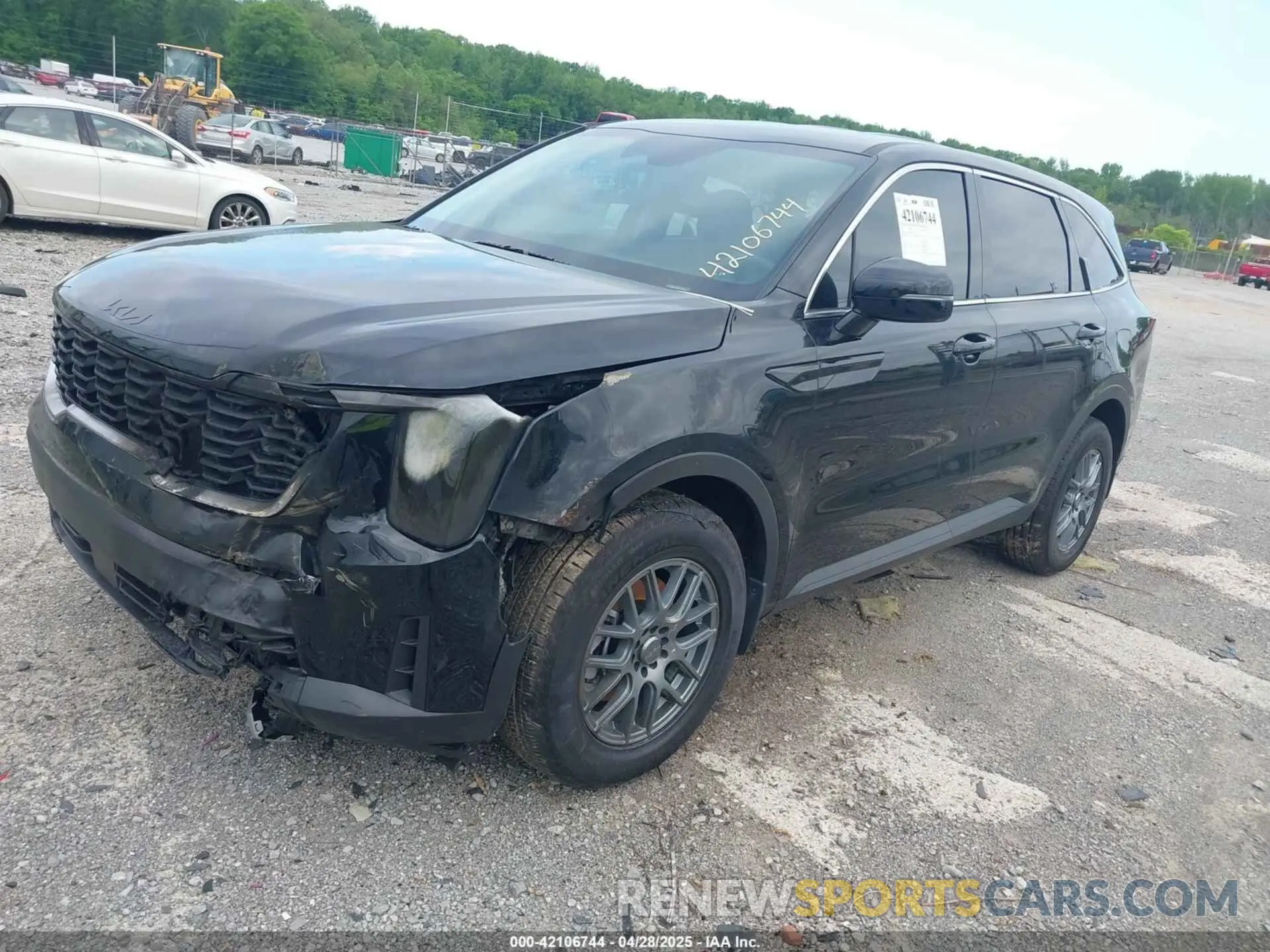 2 fotografías del automóvil dañado 5XYRG4JC5SG327607 KIA SORENTO 2025
