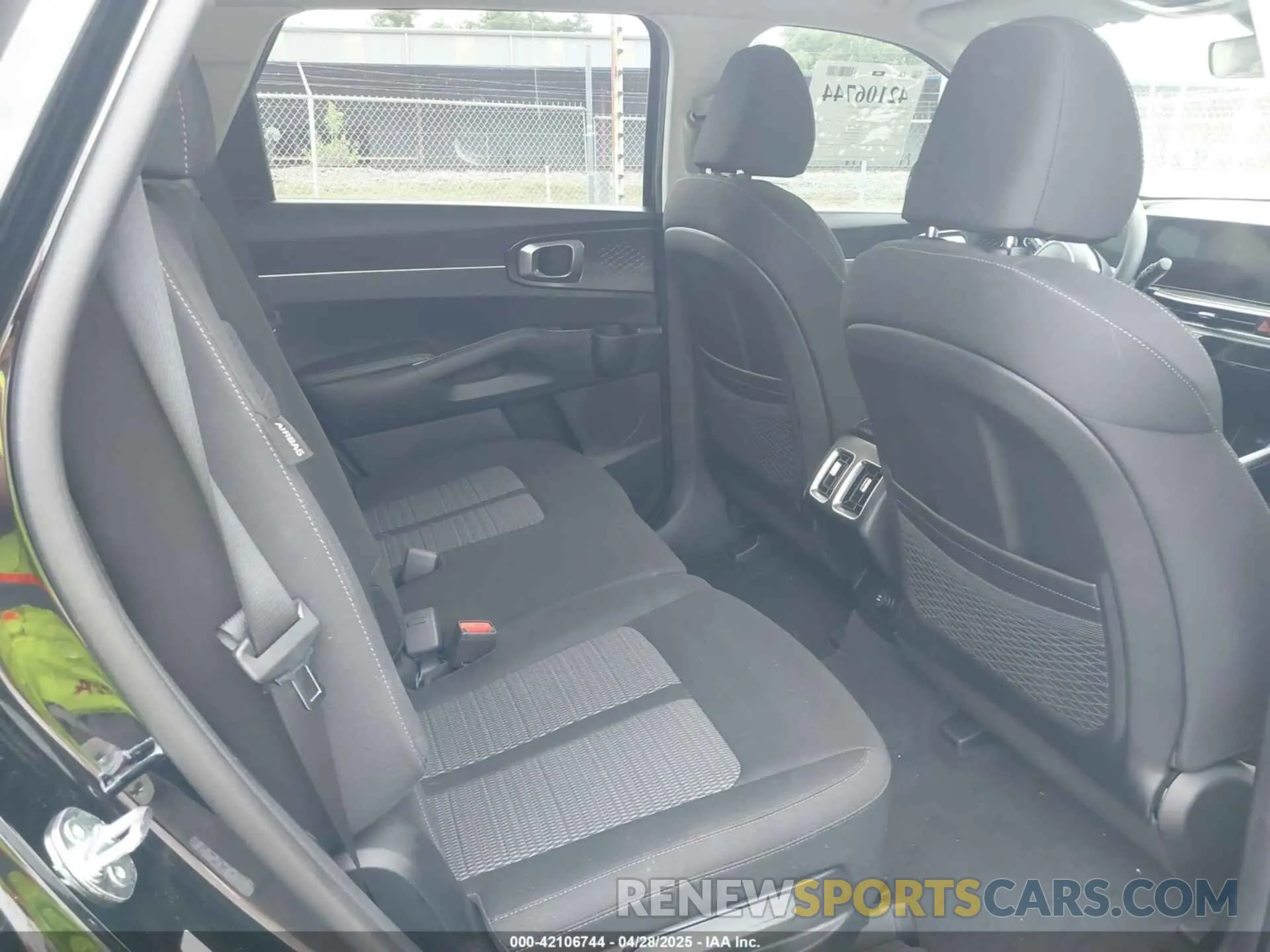 8 fotografías del automóvil dañado 5XYRG4JC5SG327607 KIA SORENTO 2025