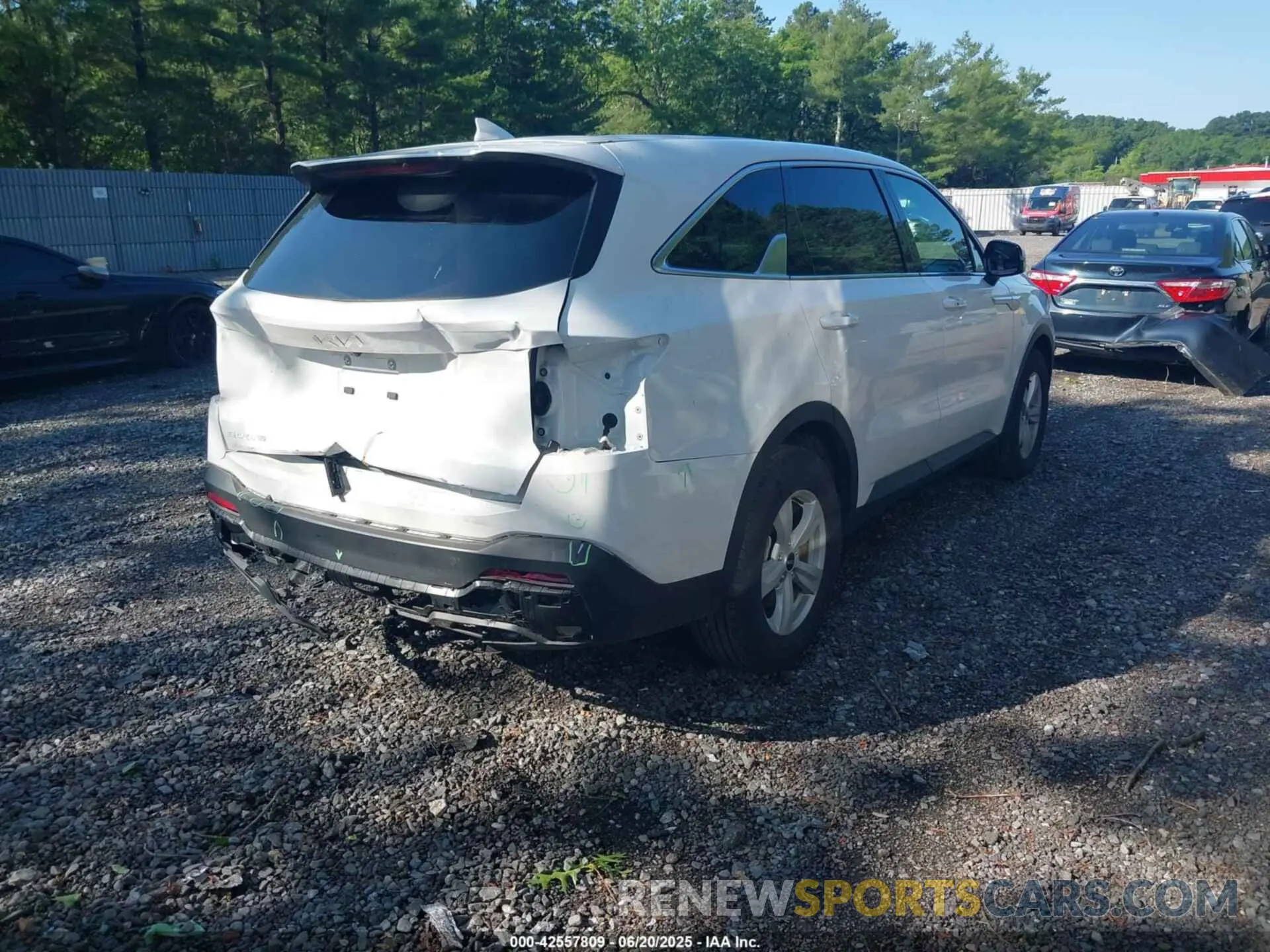 4 fotografías del automóvil dañado 5XYRG4JC7SG318052 KIA SORENTO 2025
