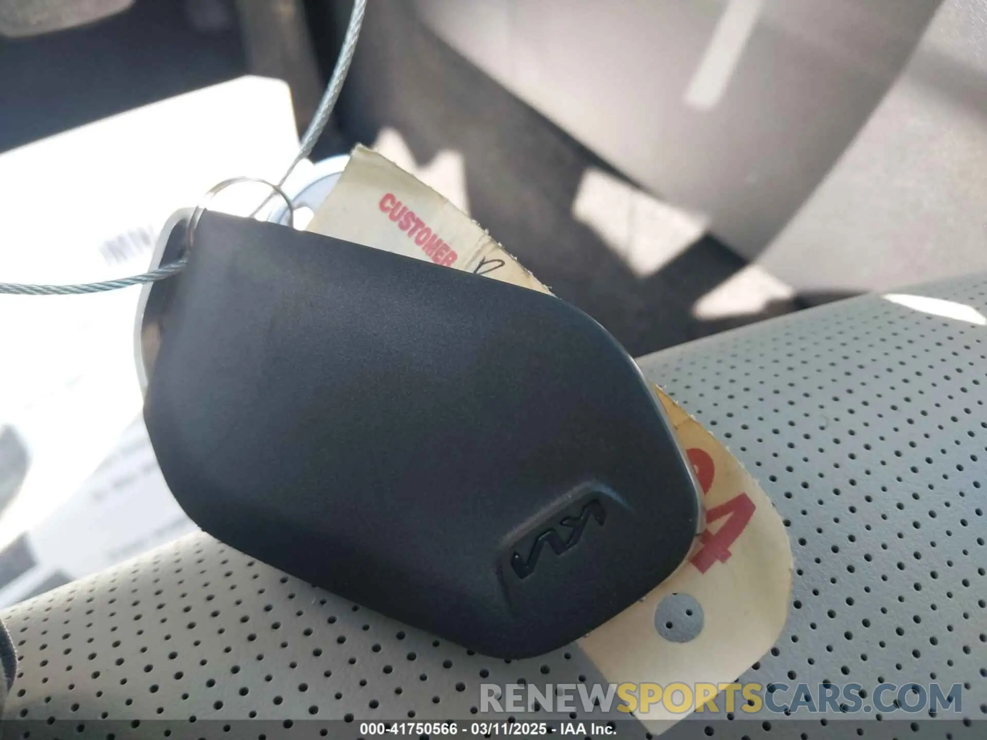 11 fotografías del automóvil dañado 5XYRH4JF9SG325771 KIA SORENTO 2025