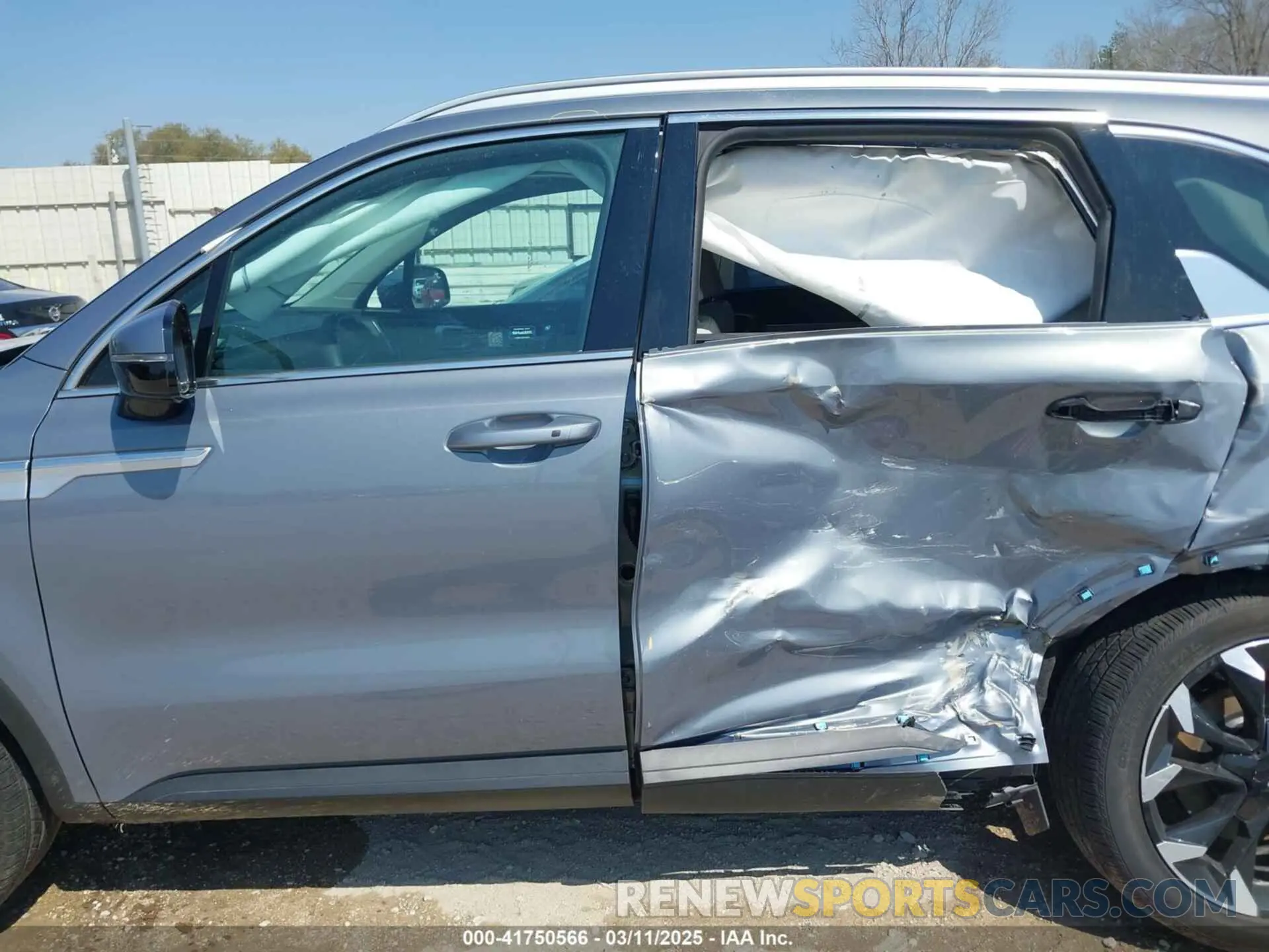 15 fotografías del automóvil dañado 5XYRH4JF9SG325771 KIA SORENTO 2025