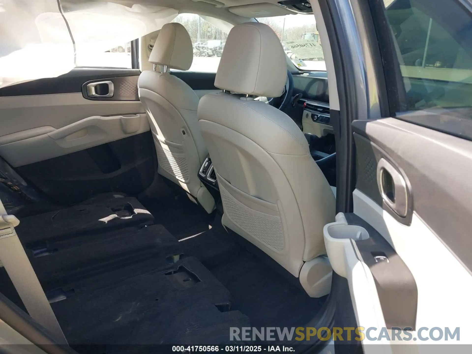 8 fotografías del automóvil dañado 5XYRH4JF9SG325771 KIA SORENTO 2025