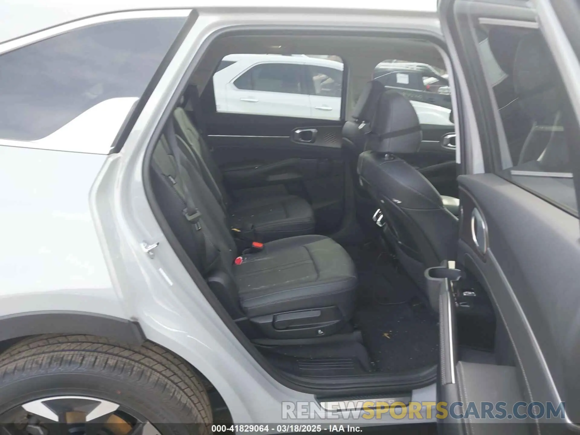 8 fotografías del automóvil dañado 5XYRK4JF1SG323059 KIA SORENTO 2025