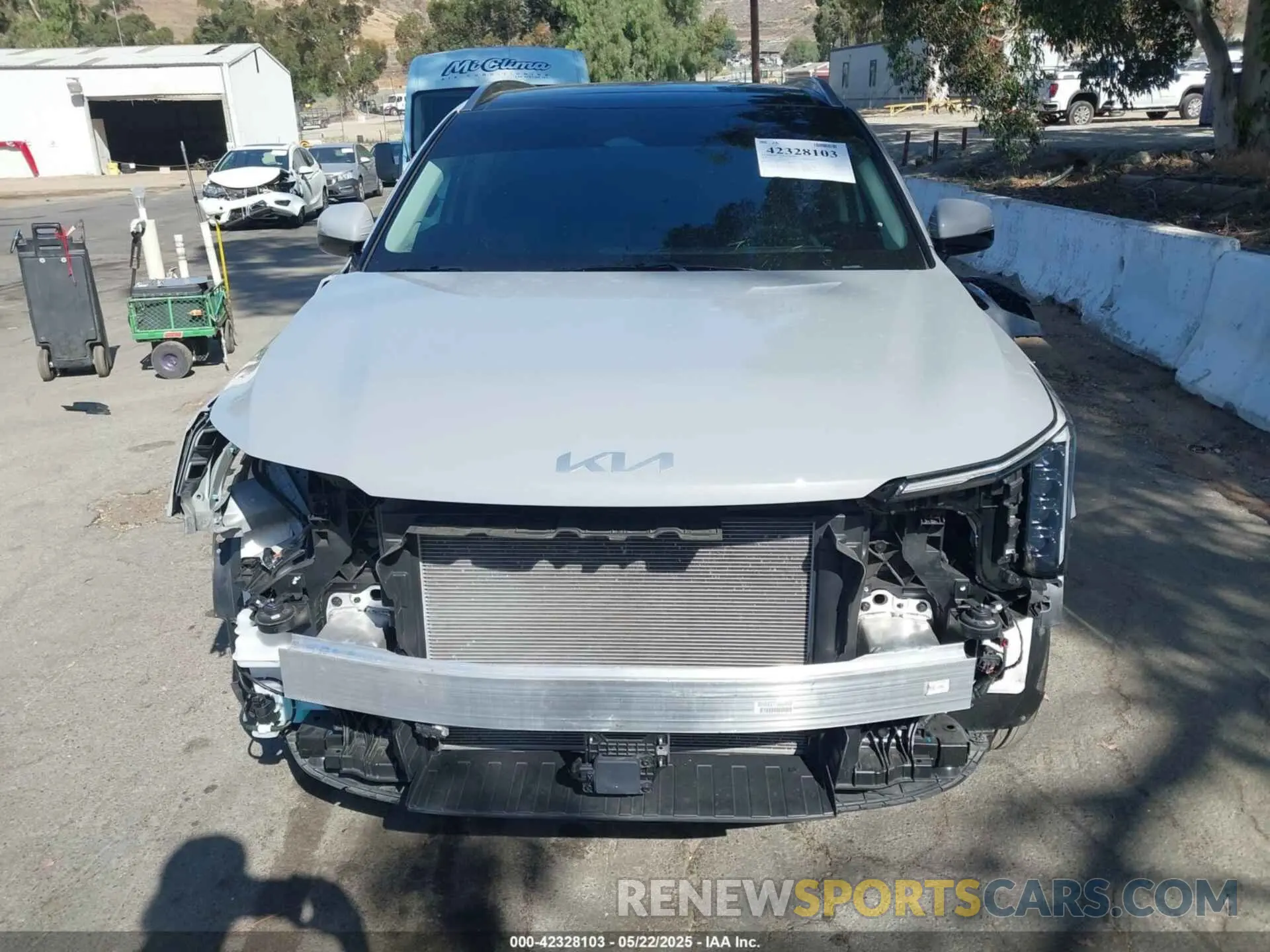 13 fotografías del automóvil dañado 5XYRL4JC4SG324838 KIA SORENTO 2025