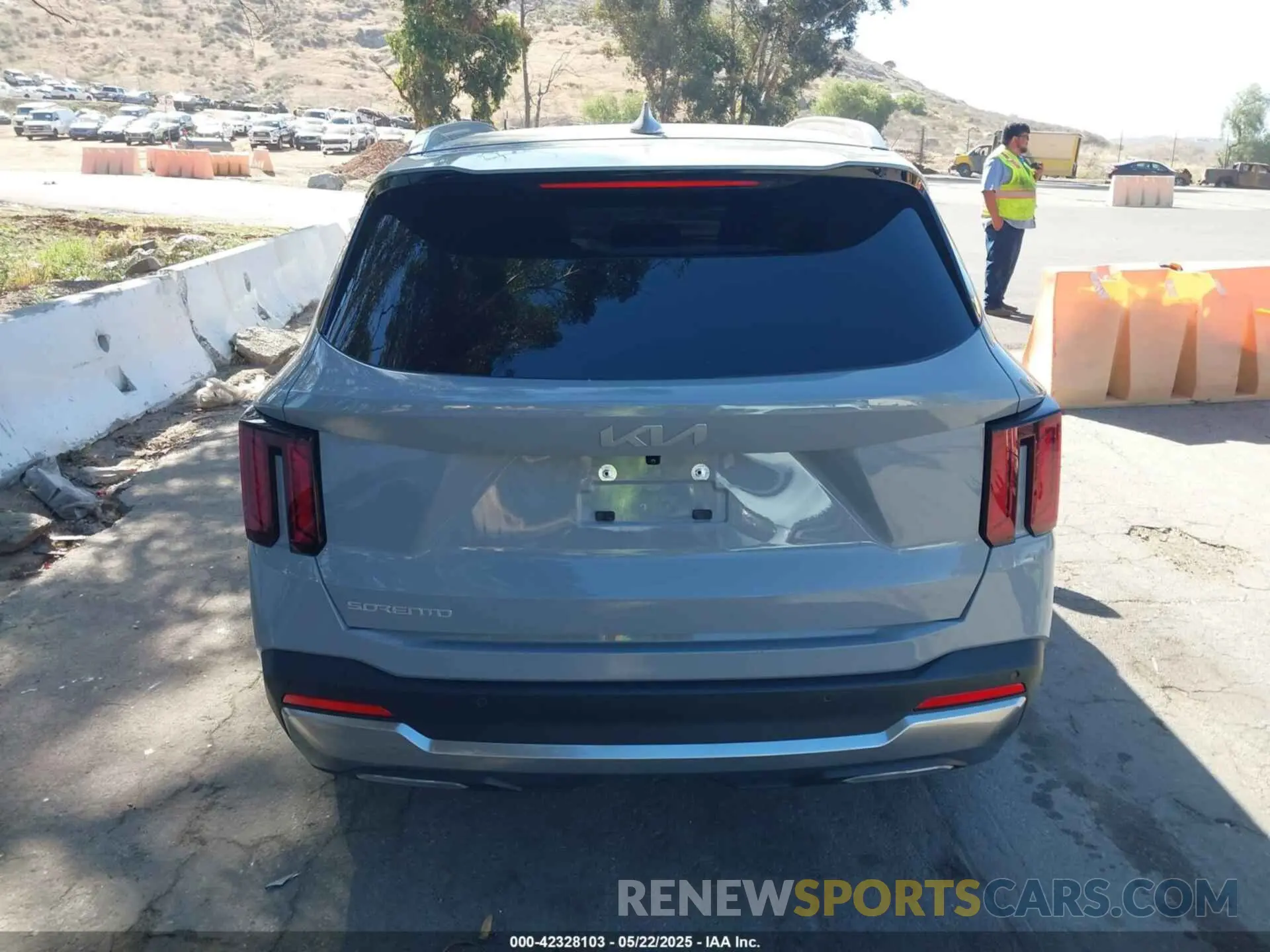 17 fotografías del automóvil dañado 5XYRL4JC4SG324838 KIA SORENTO 2025