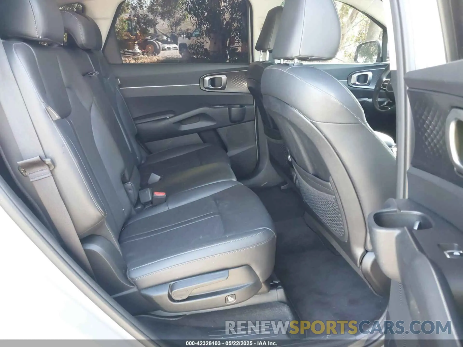 8 fotografías del automóvil dañado 5XYRL4JC4SG324838 KIA SORENTO 2025