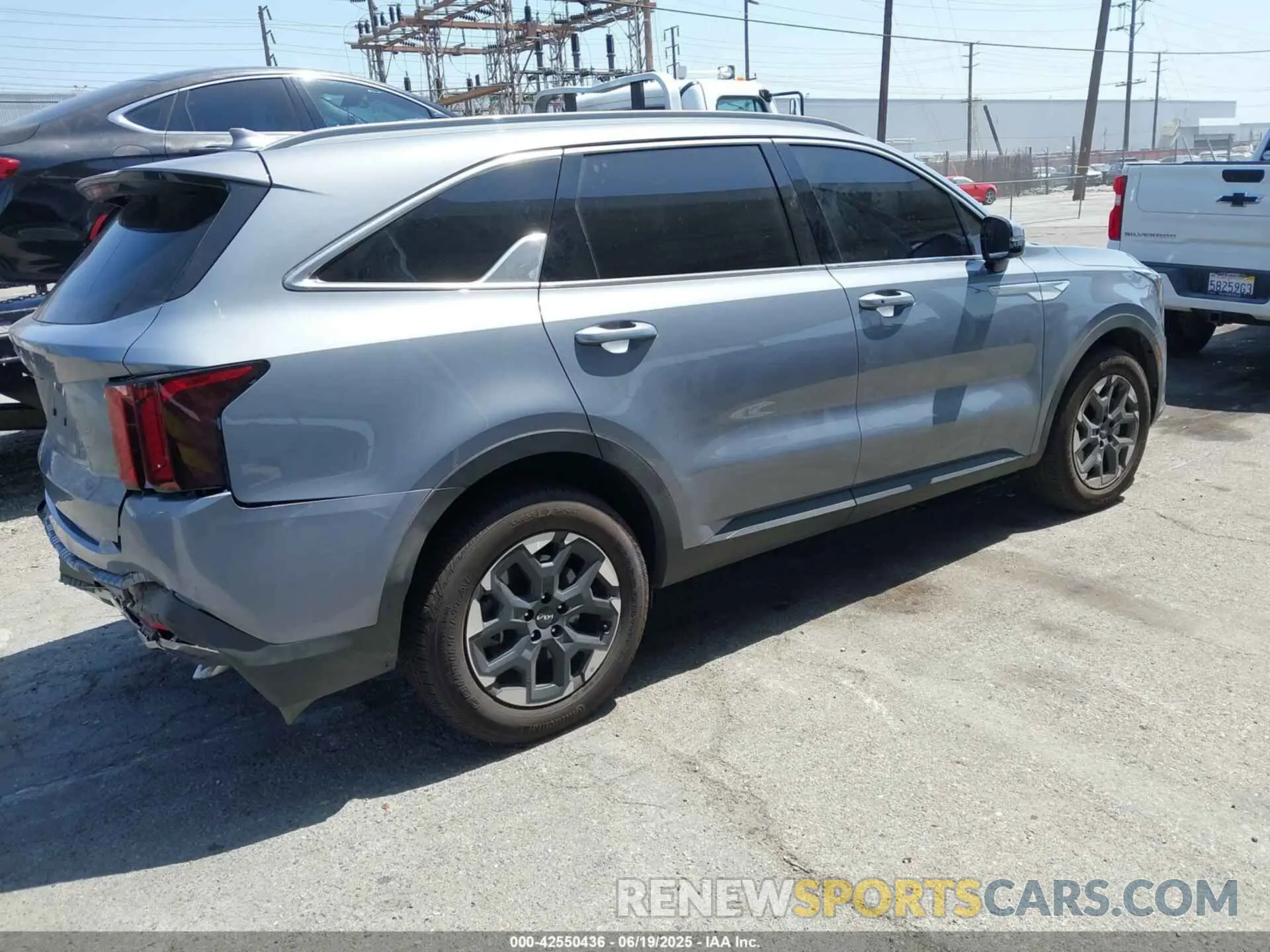 4 fotografías del automóvil dañado 5XYRL4JC4SG373103 KIA SORENTO 2025