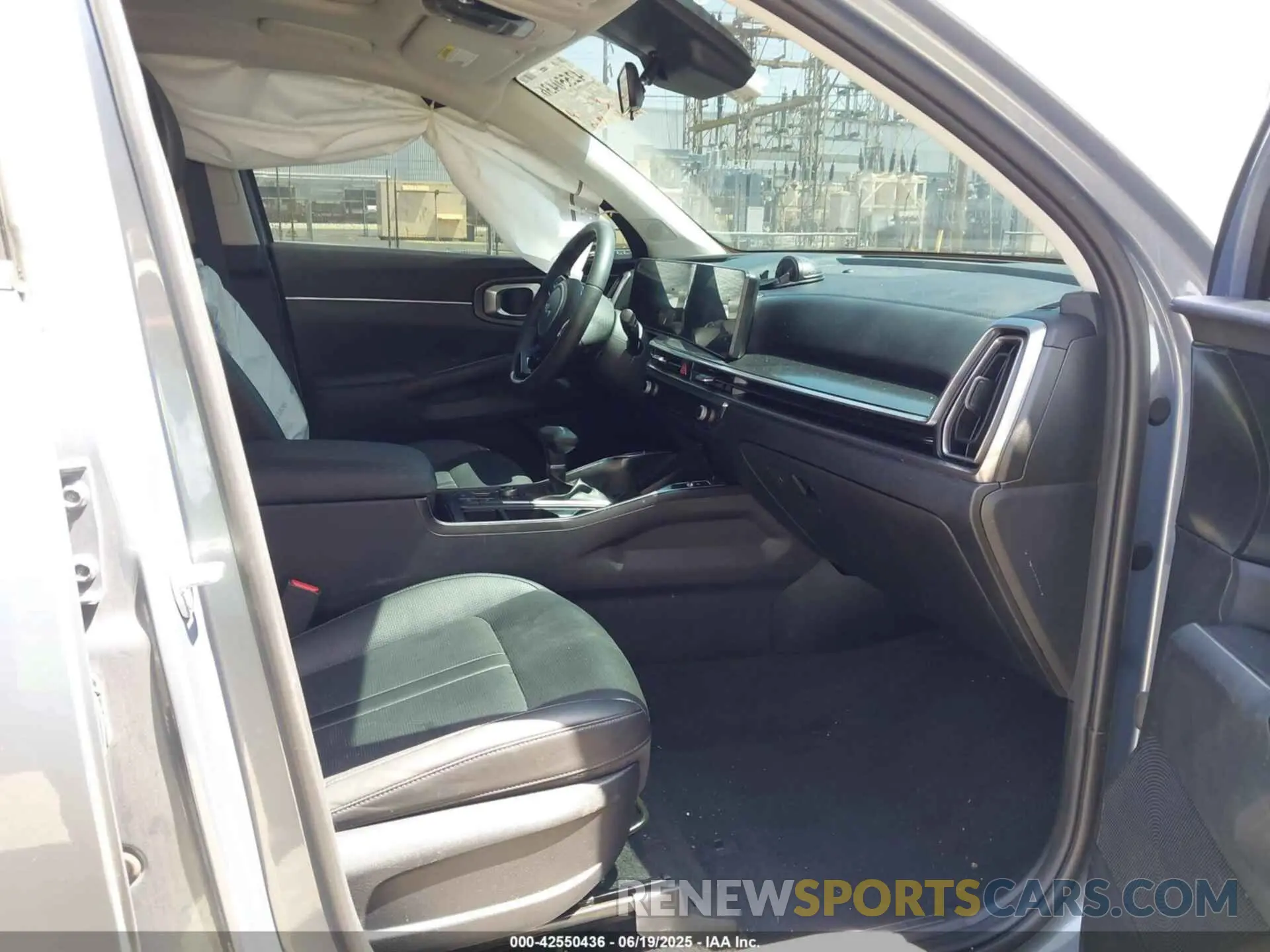 5 fotografías del automóvil dañado 5XYRL4JC4SG373103 KIA SORENTO 2025